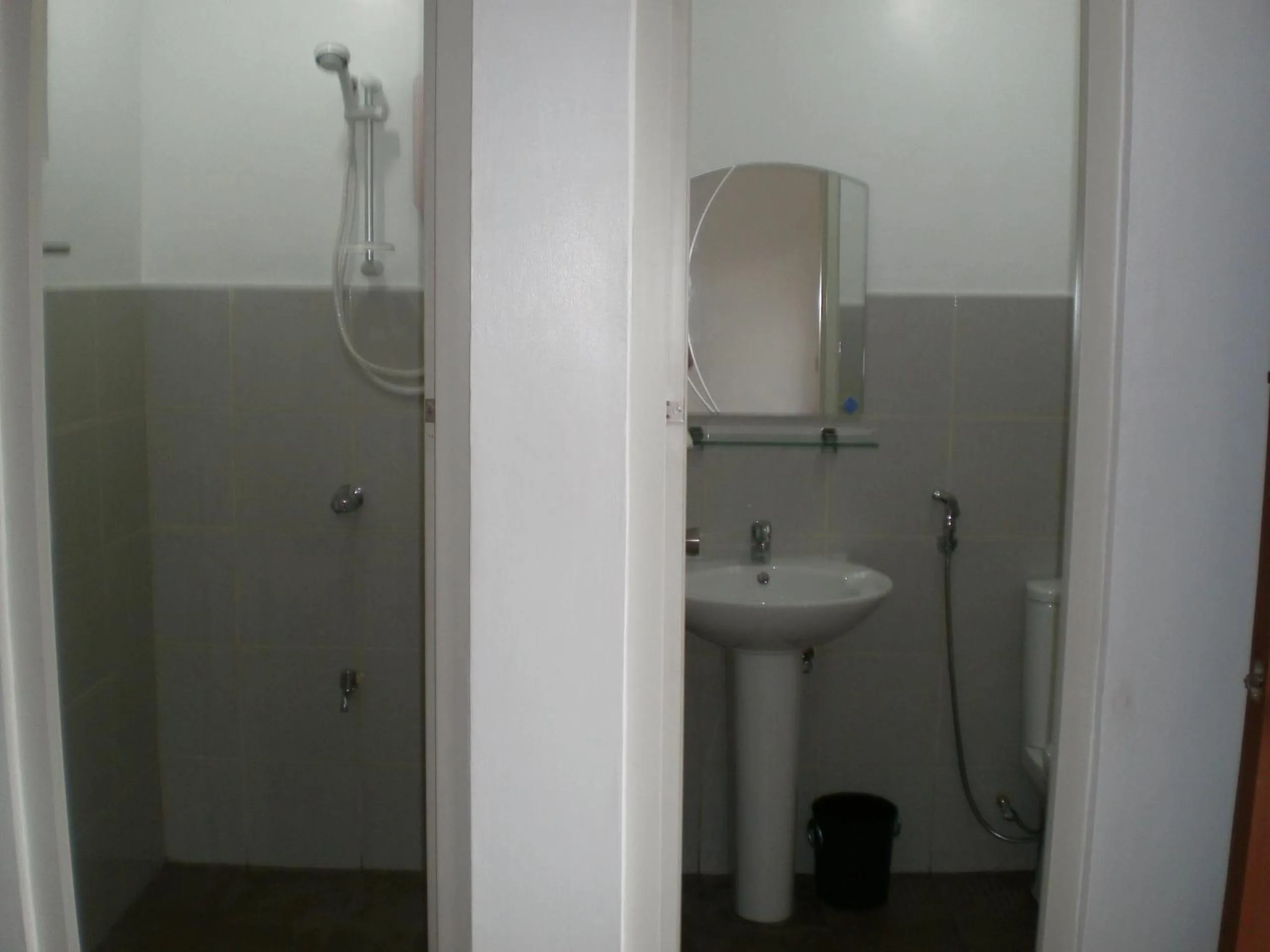 Bathroom in The Palines Apartment Hotel near Brittany Palazzo, Evia Mall Alabang