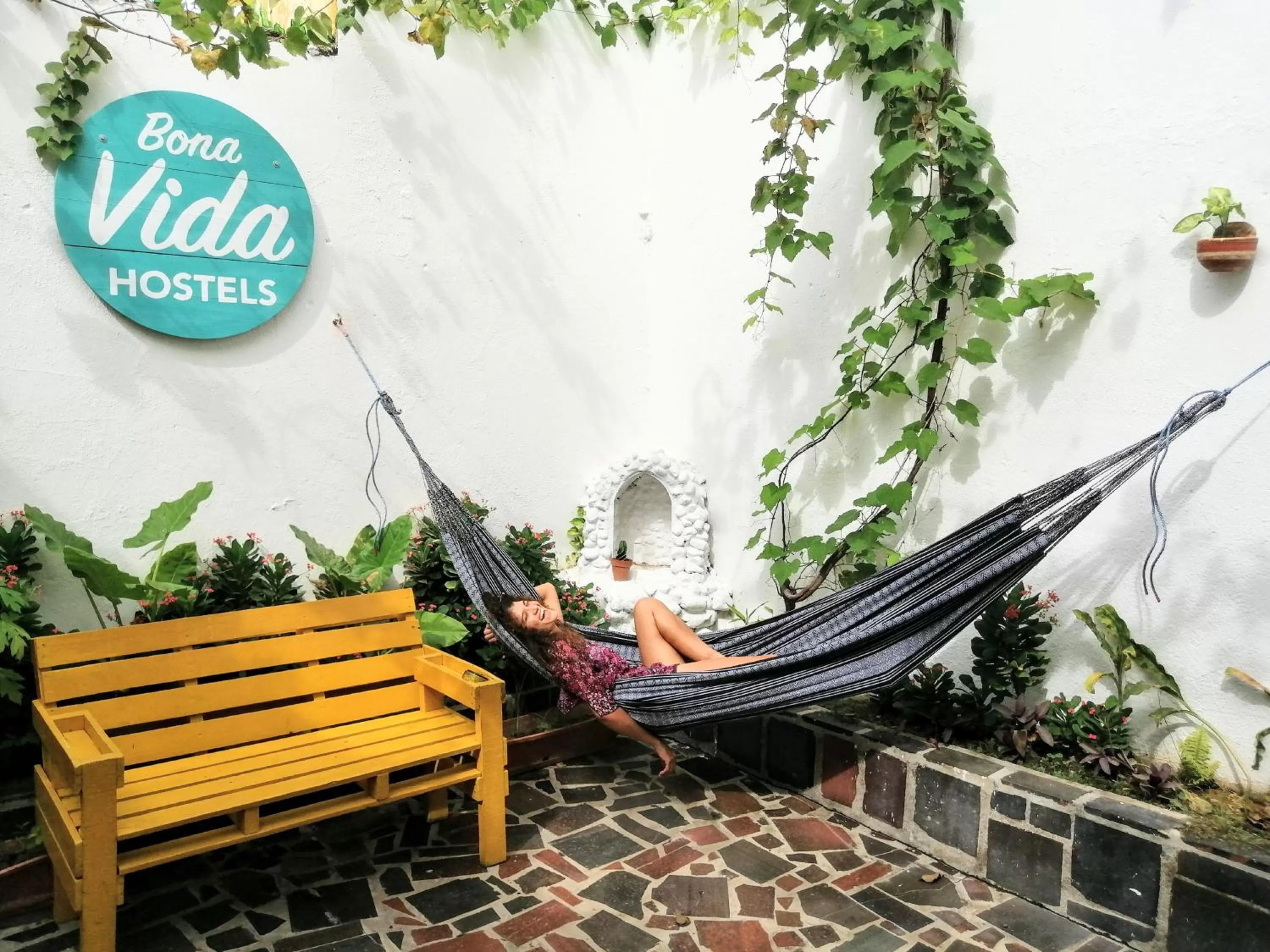 Bona Vida Hotel