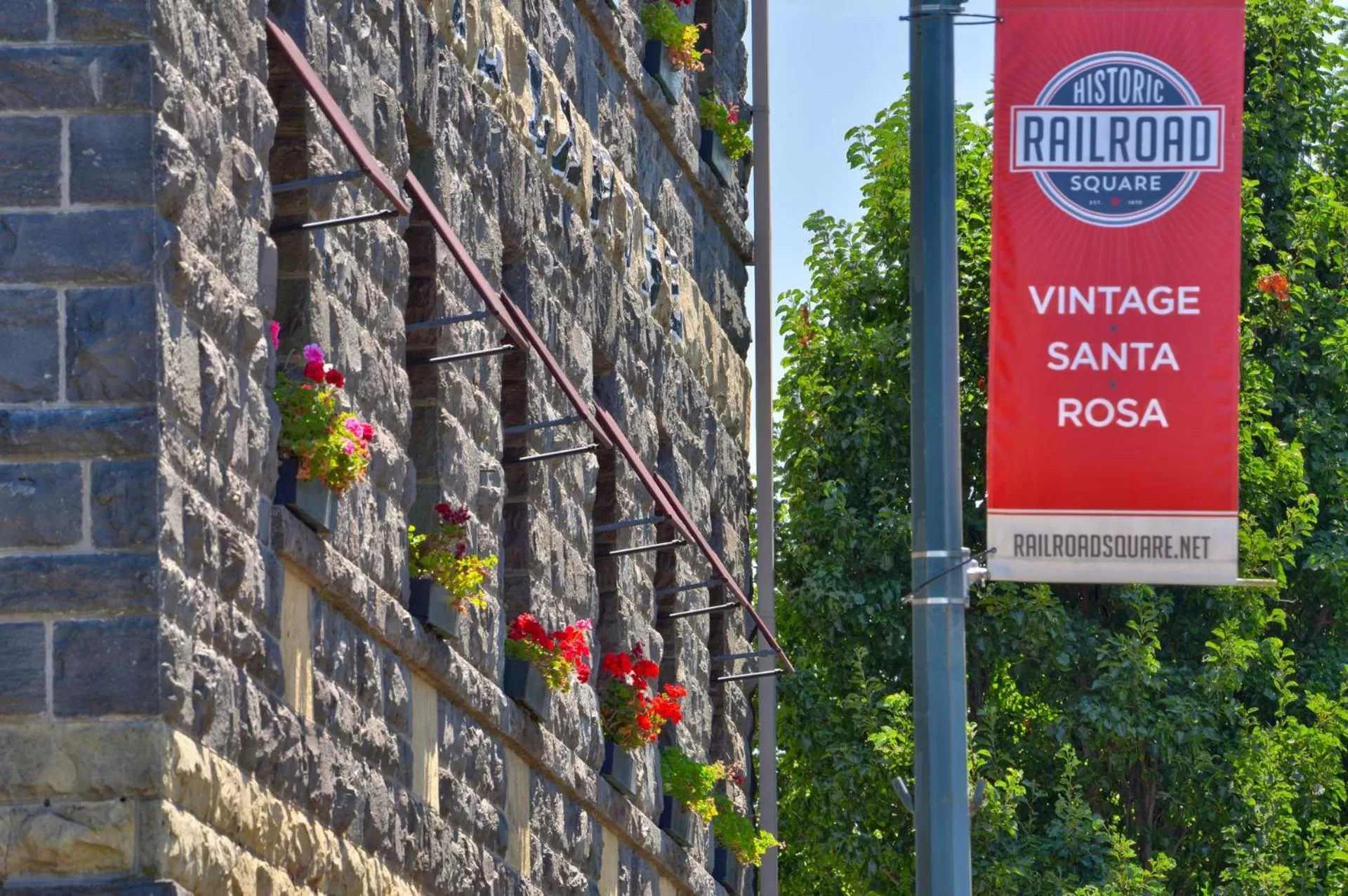 Property building in Hotel La Rose