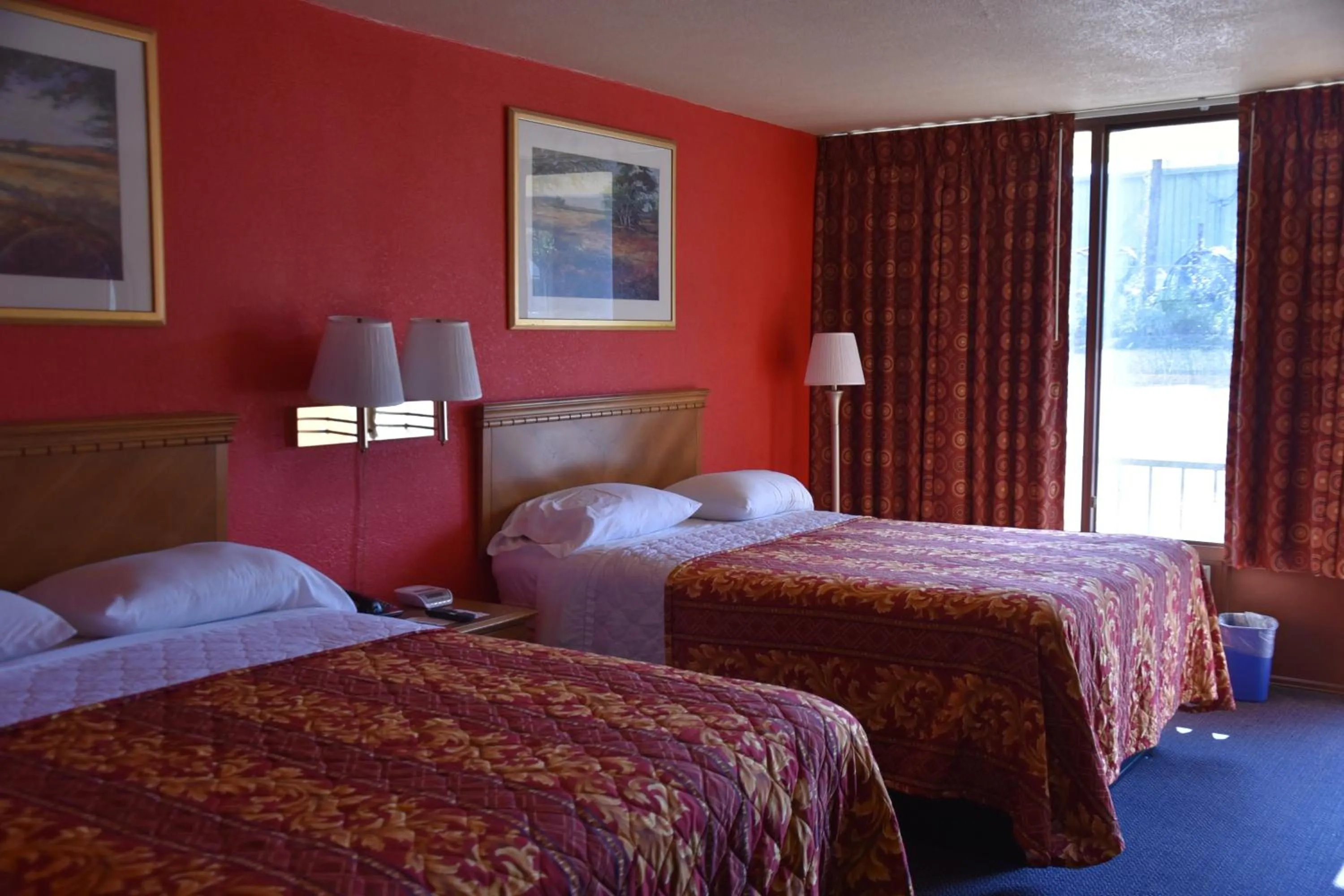 Bed in Homeplace Inn