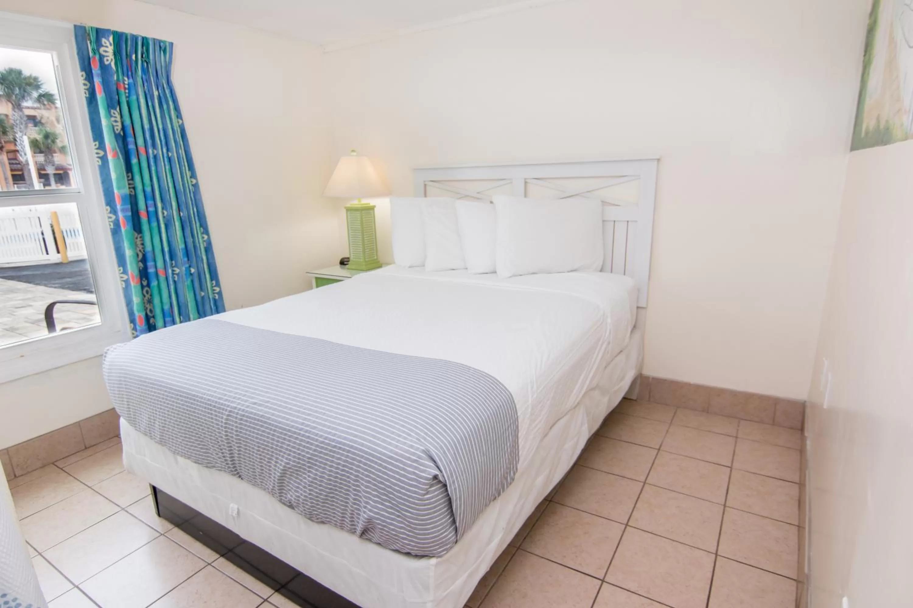 Bed in Magic Beach Motel - Vilano Beach, Saint Augustine