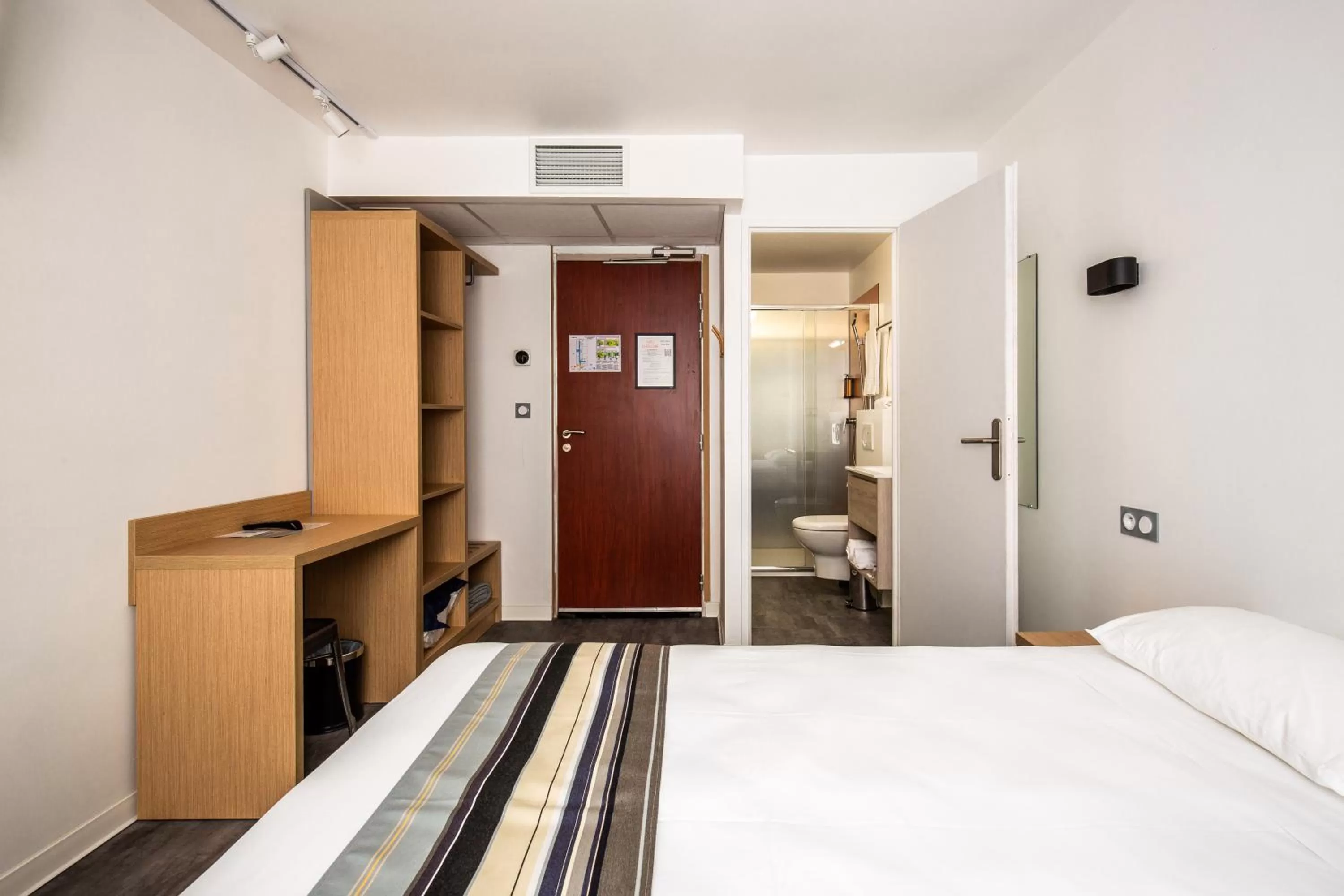 Bed in Hôtel PB - Paris-Barcelone