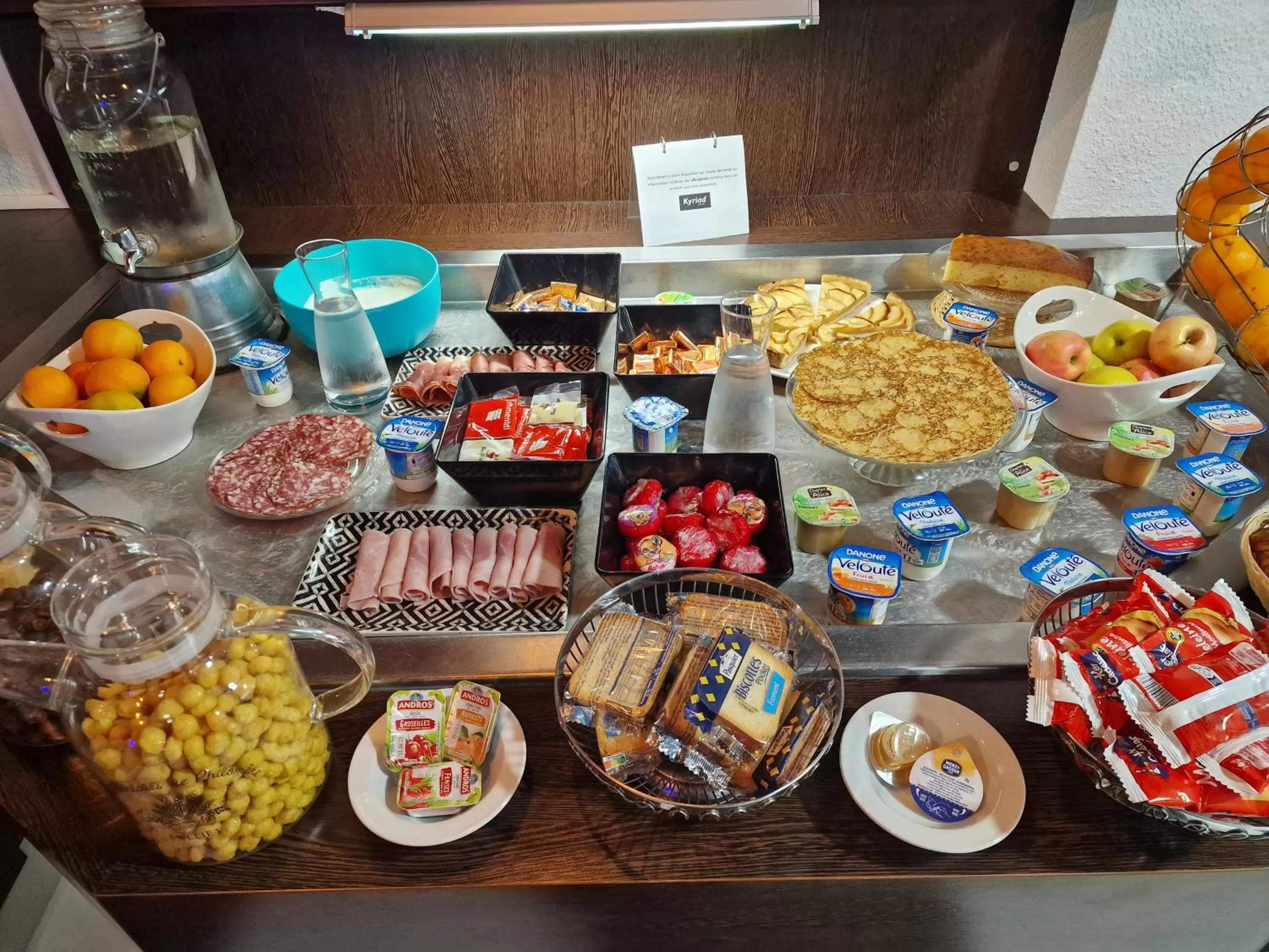 Breakfast in Kyriad Montluçon - Saint Victor
