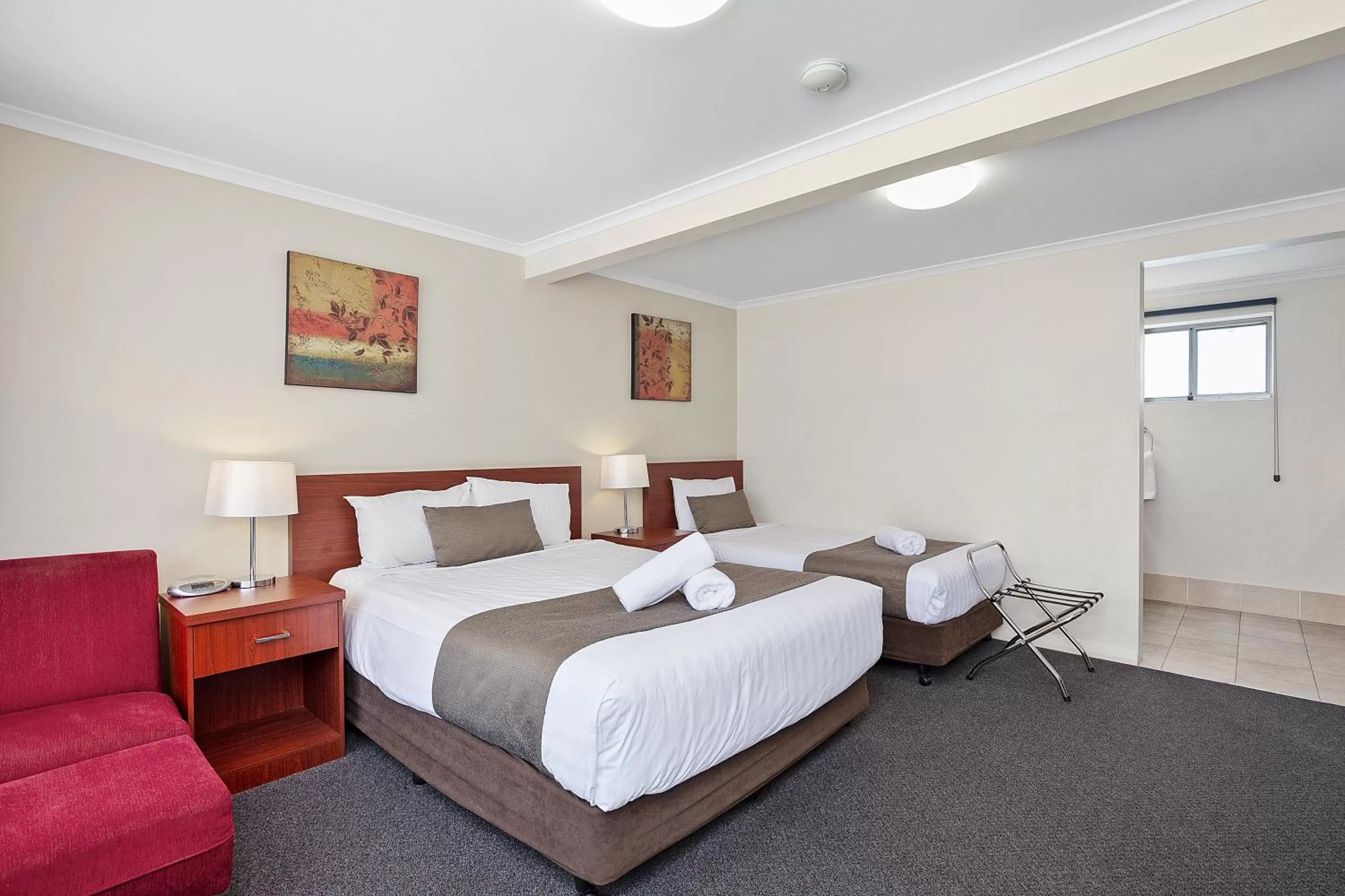 Bedroom, Bed in Thunderbird Motel Yass