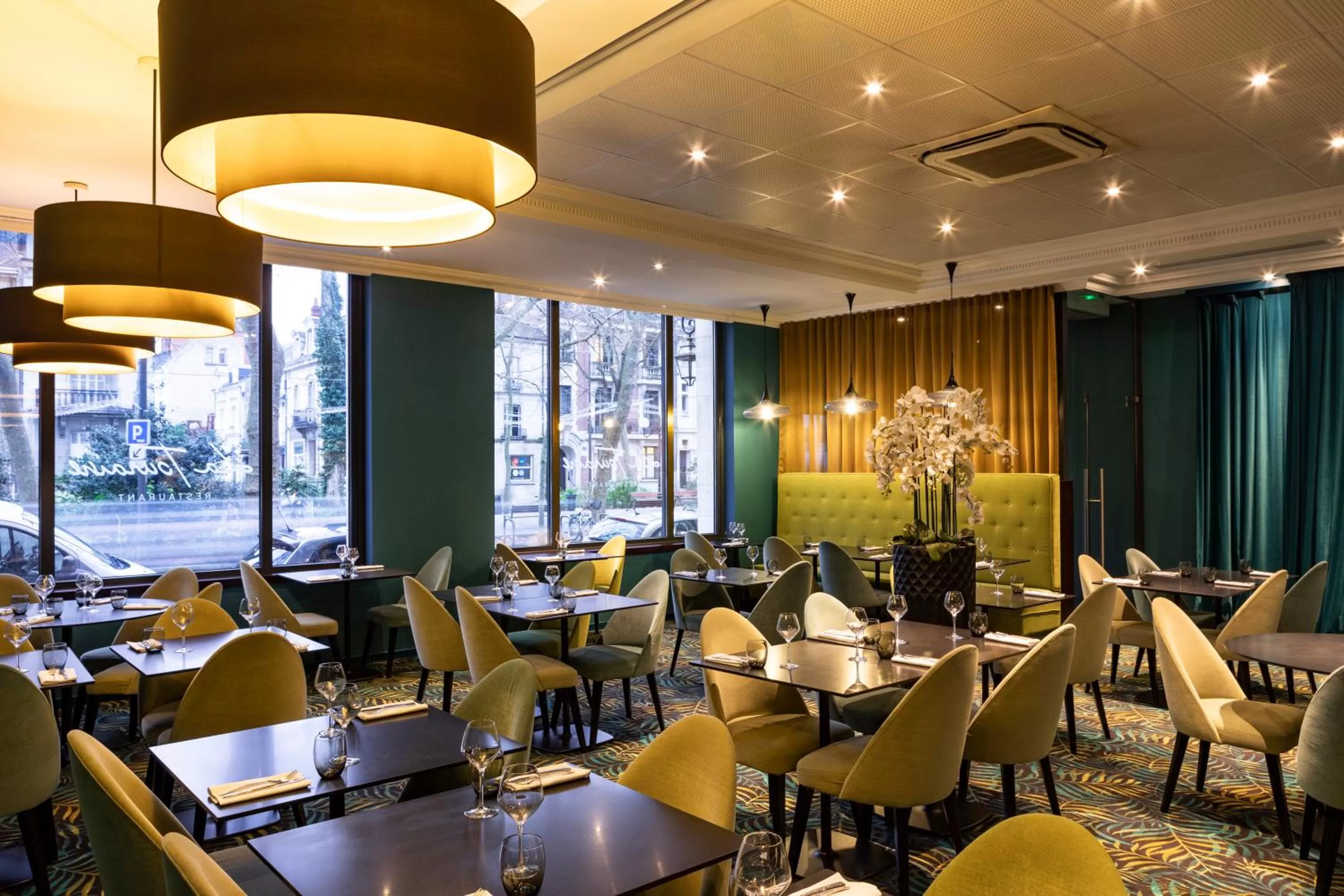 Restaurant/places to eat in Hôtel & SPA Oceania L'Univers Tours