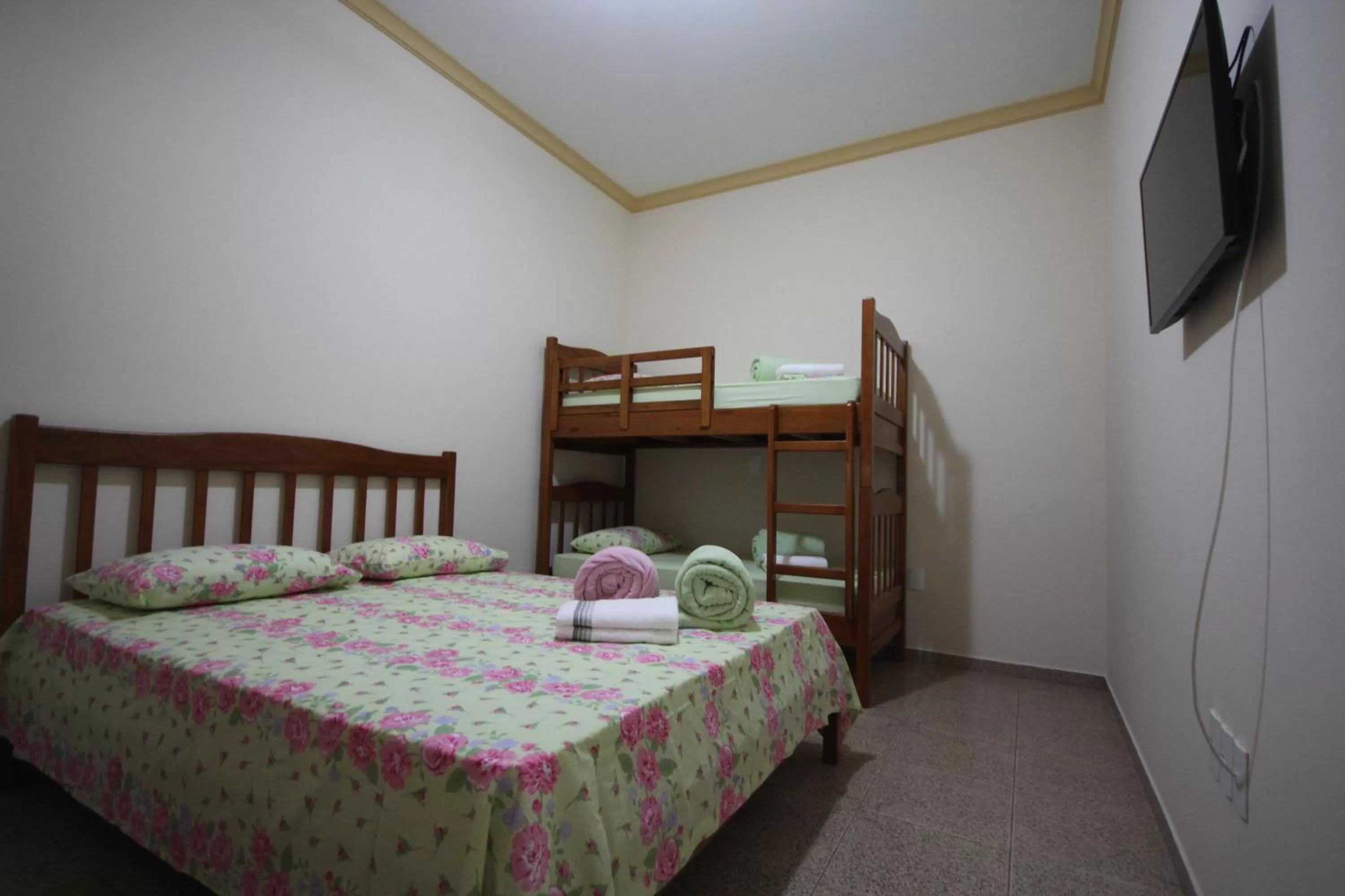 Photo of the whole room, Bunk Bed in Pousada Sorocabana