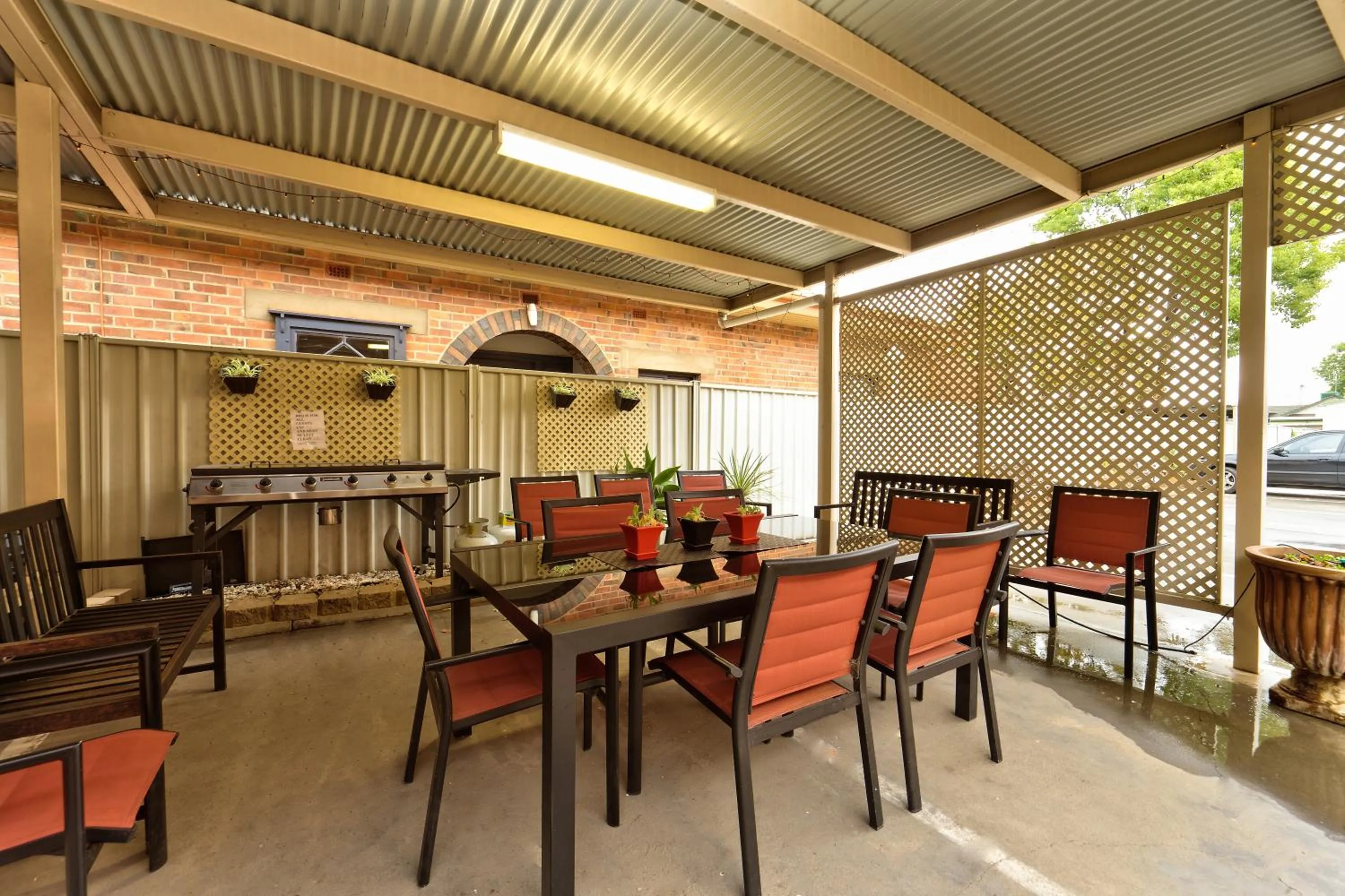 BBQ facilities in Central Yarrawonga Motor Inn
