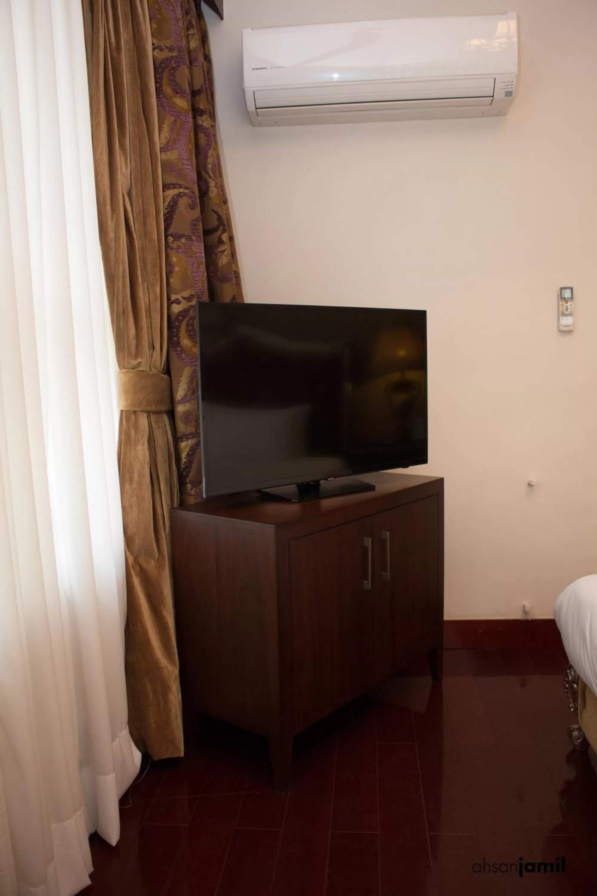 TV and multimedia in S Chalet Islamabad