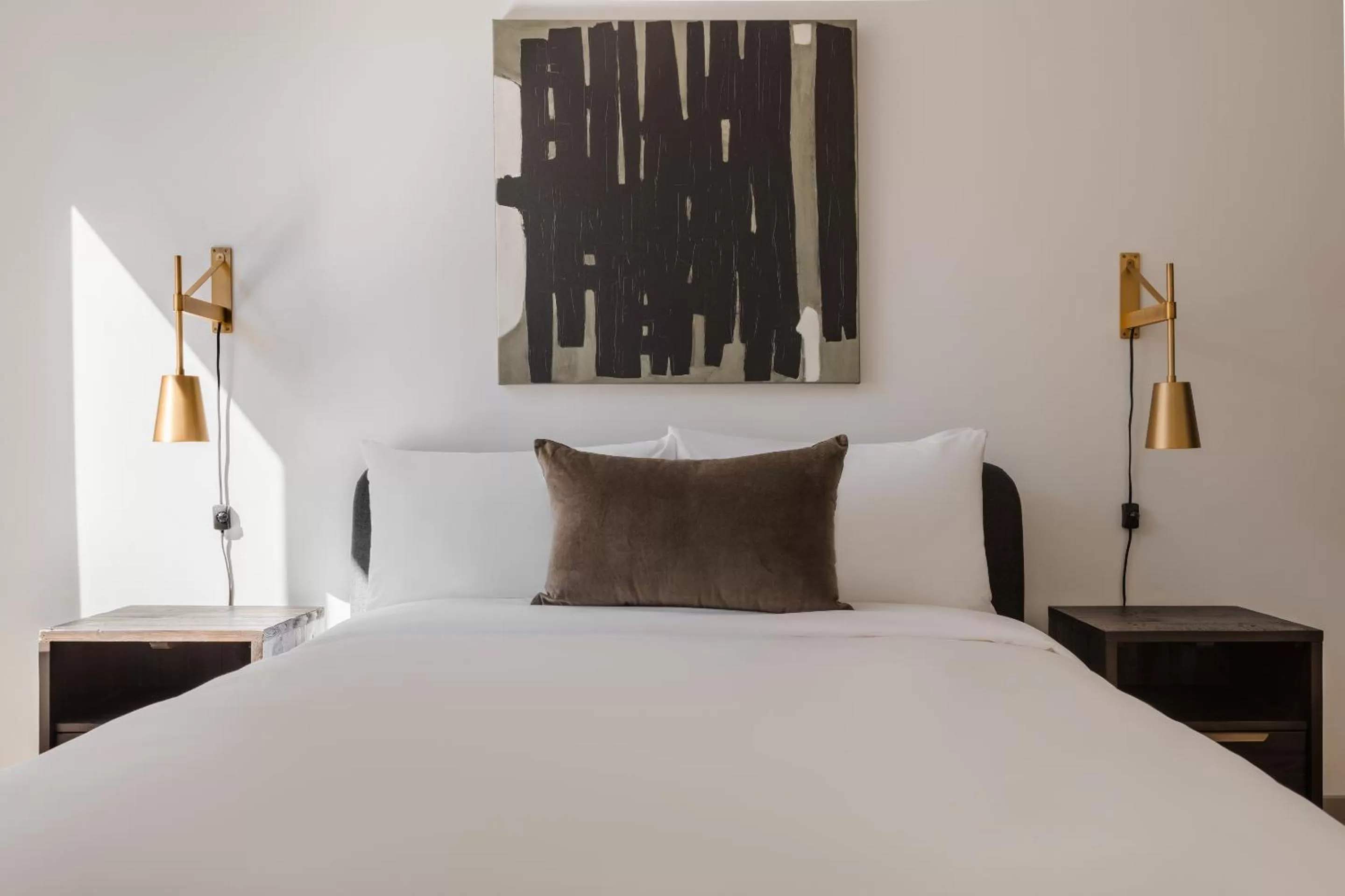 Bed in Sonder The Sloan