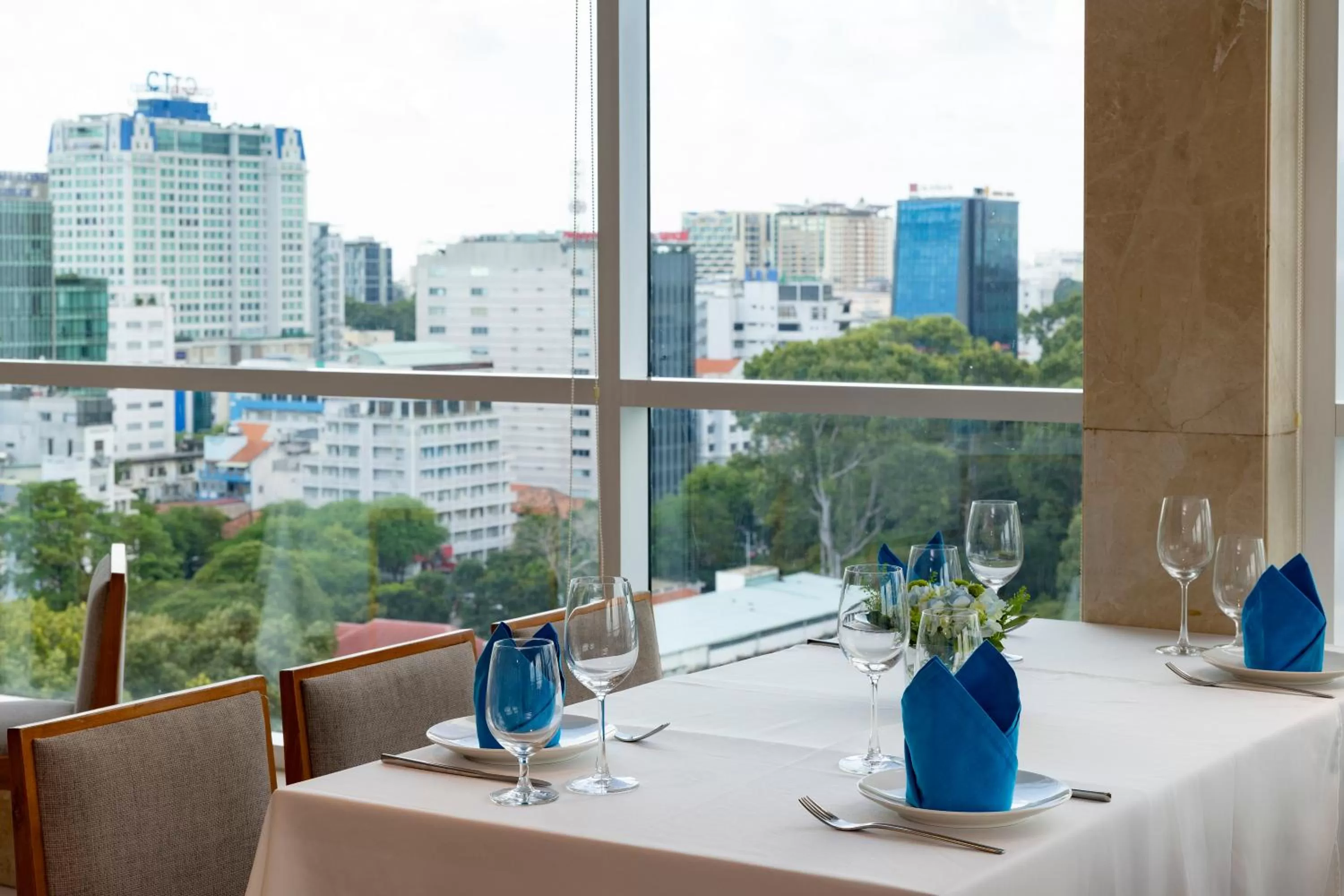 Restaurant/places to eat in Harmony Saigon Hotel & Spa