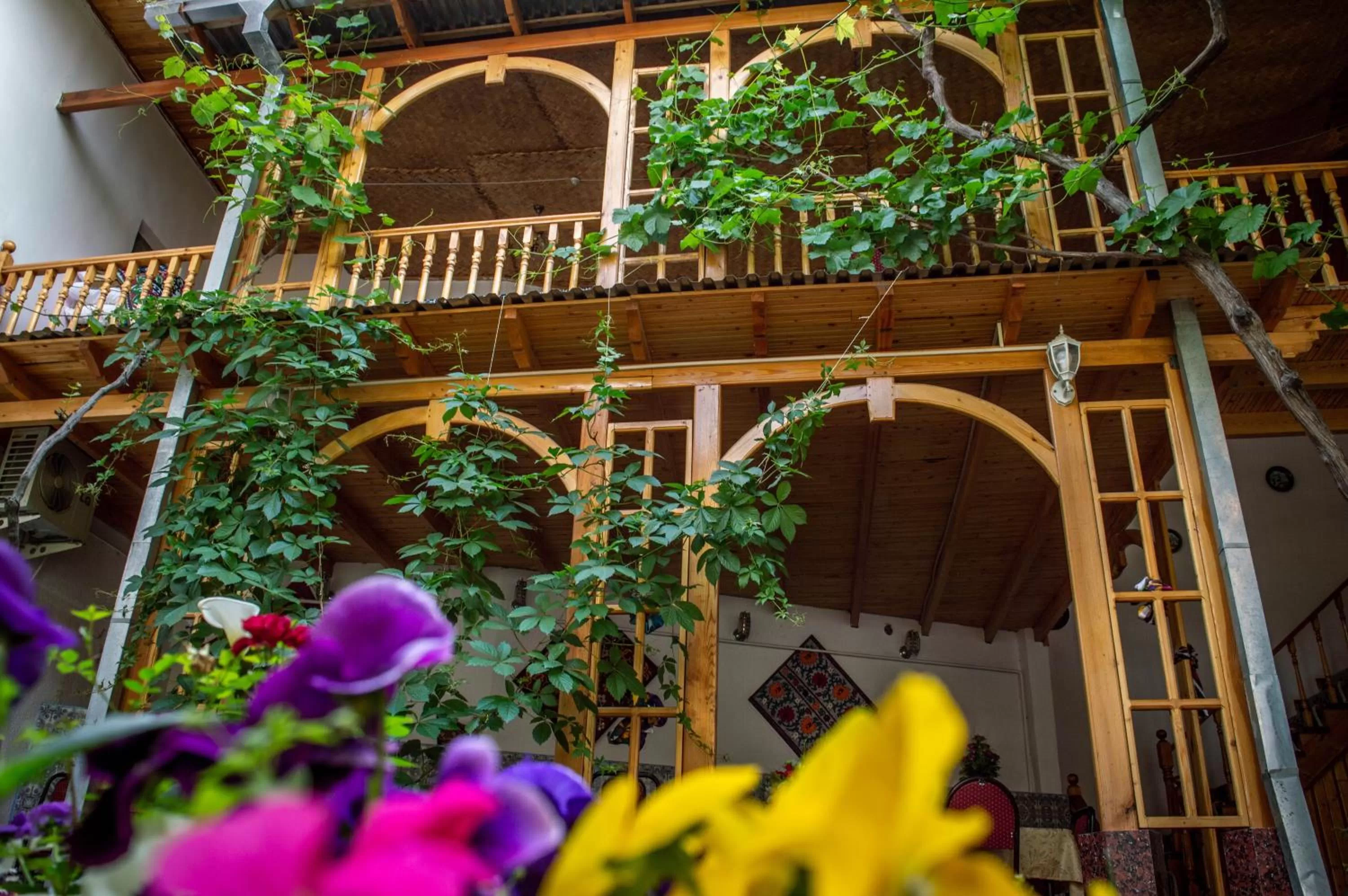 Property building in Jahongir Guest House