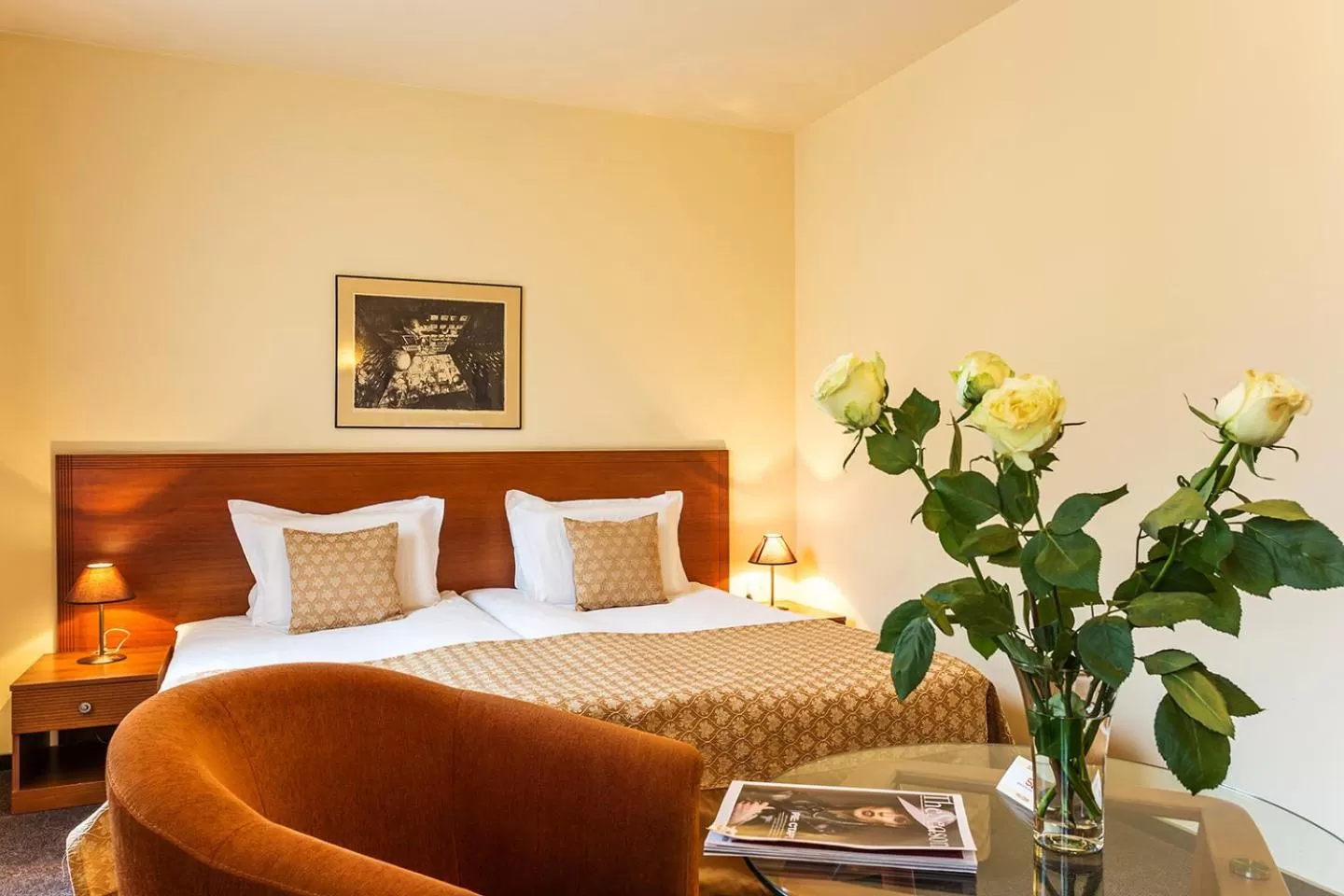 Bed in Sofia Place Hotel by HMG