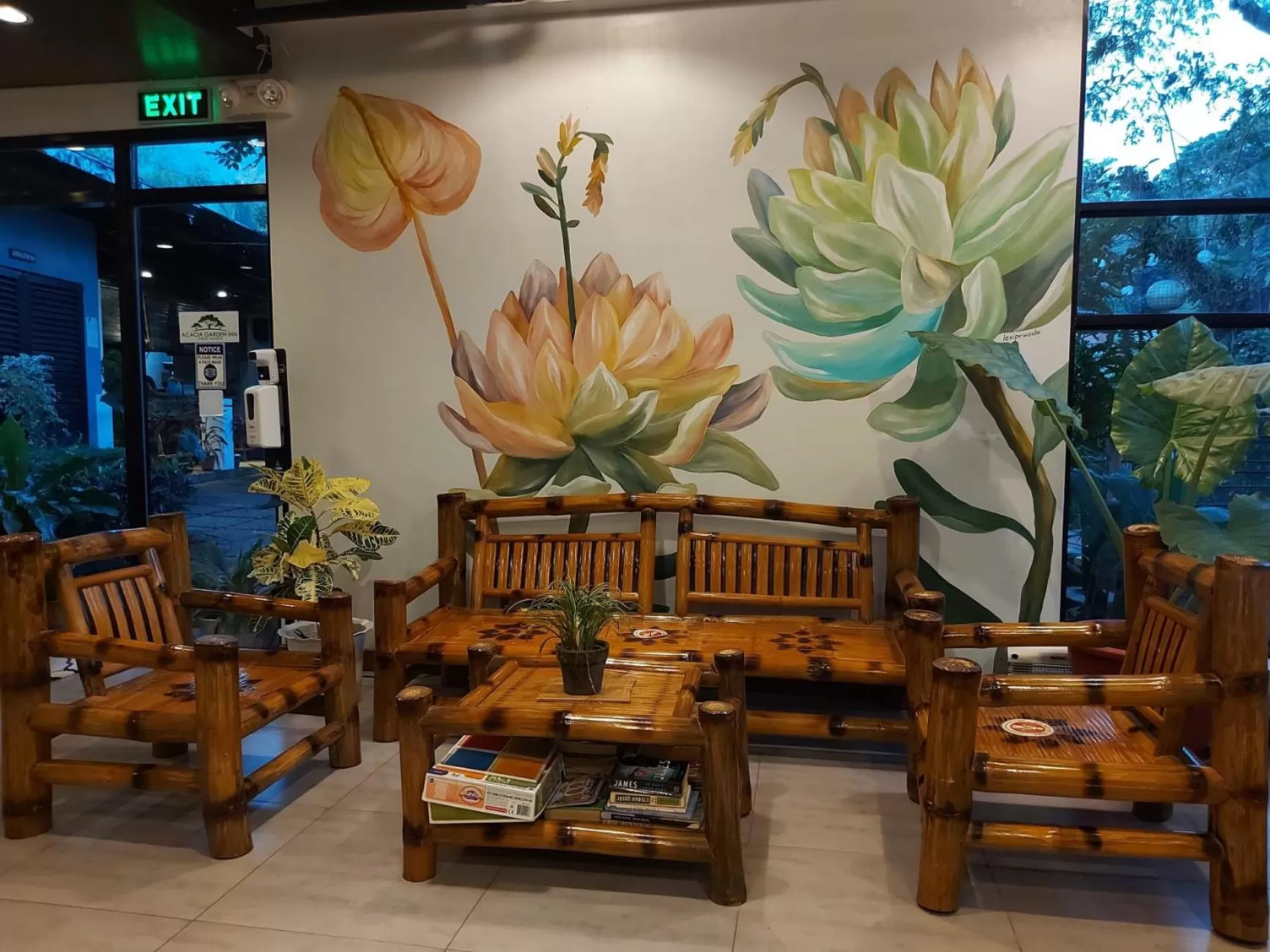 Seating area in Acacia Garden Inn and Suites