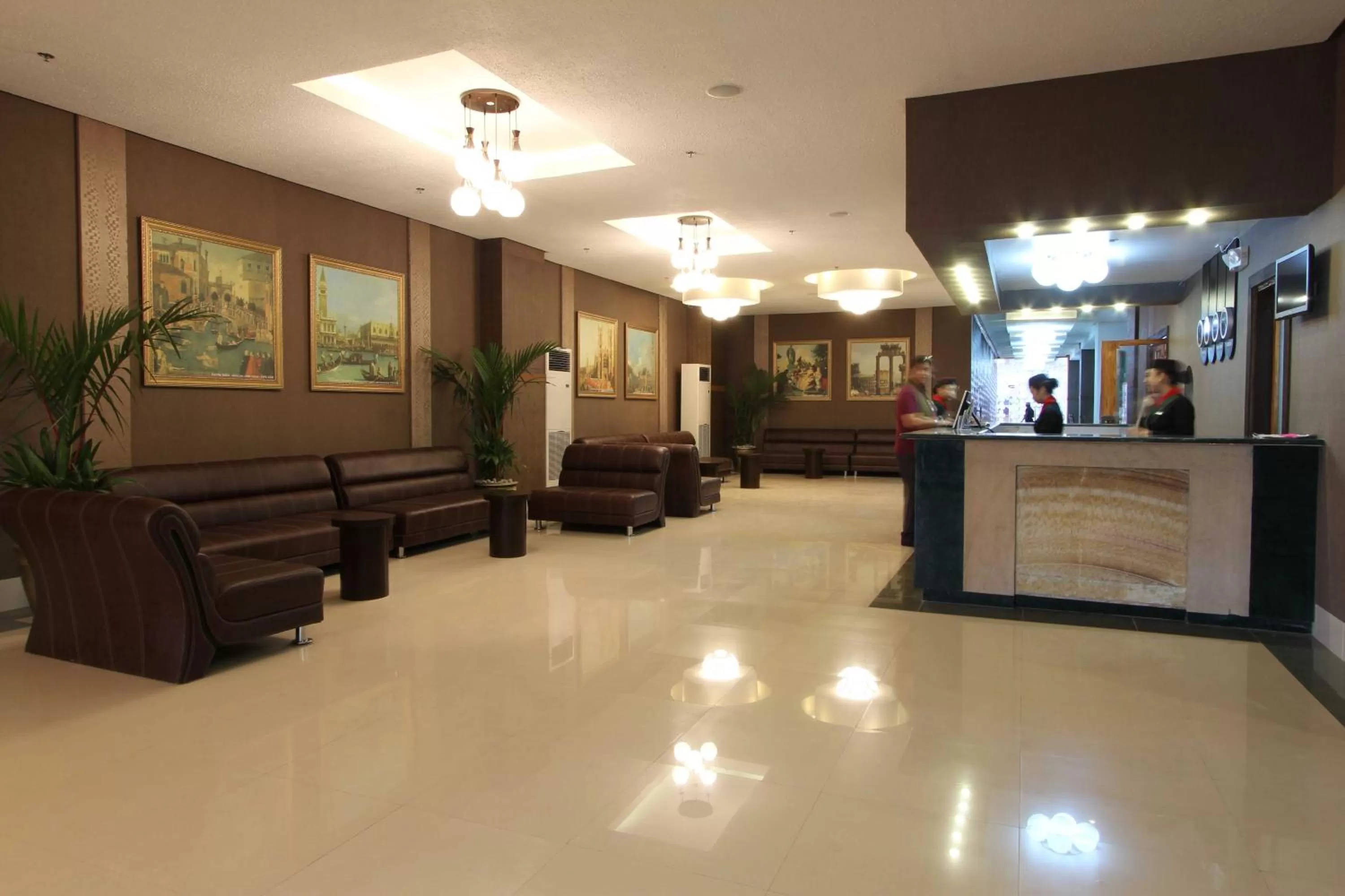 Lobby or reception in Eurotel Angeles