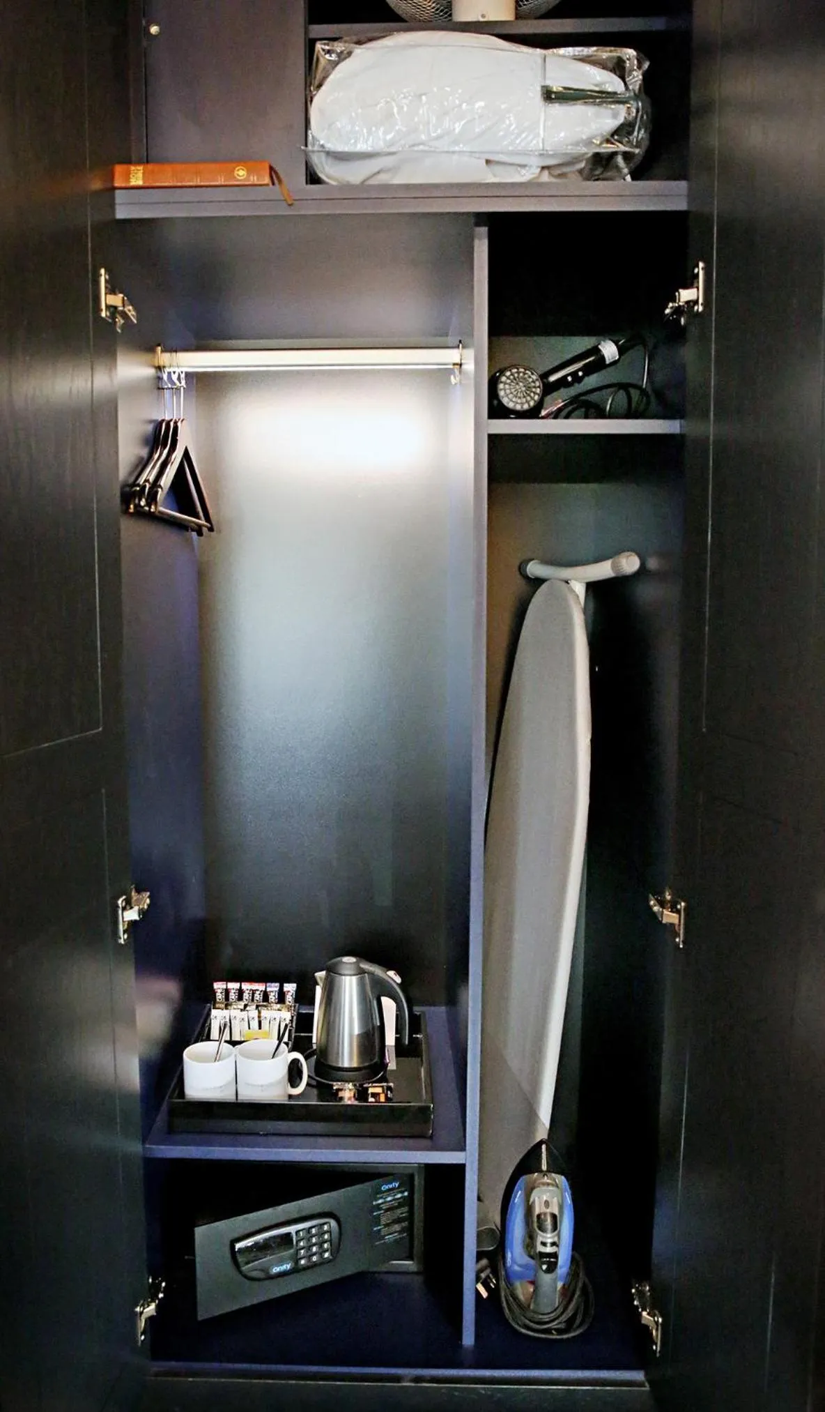 Coffee/tea facilities in Denham Grove