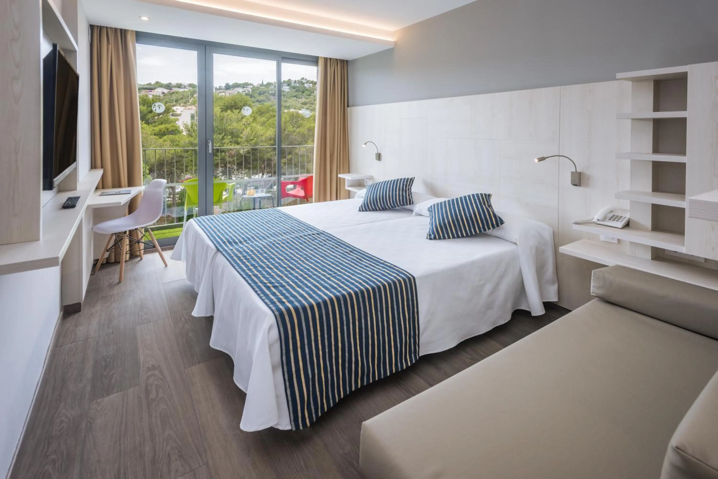 Photo of the whole room, Bed in GHT Sa Riera