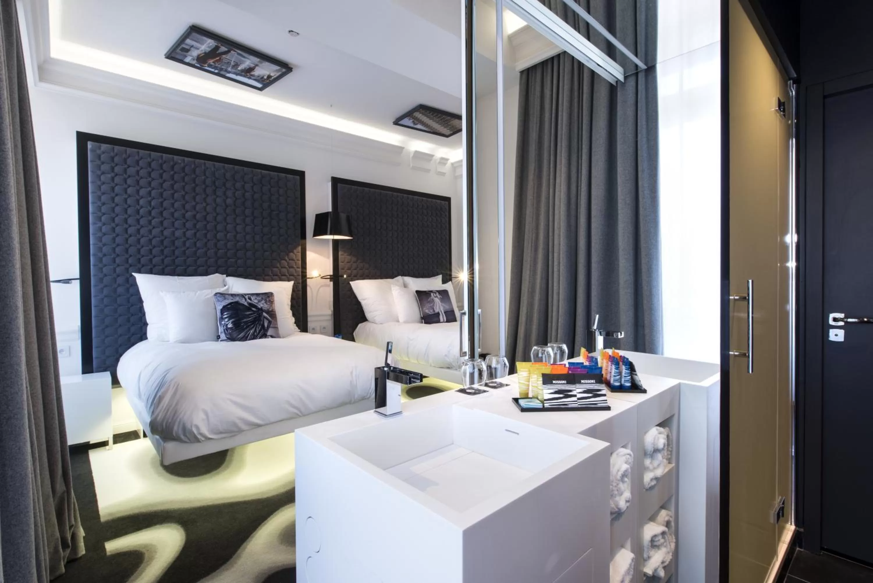 Bedroom, Bed in Vertigo Hotel, Dijon, a Member of Design Hotels