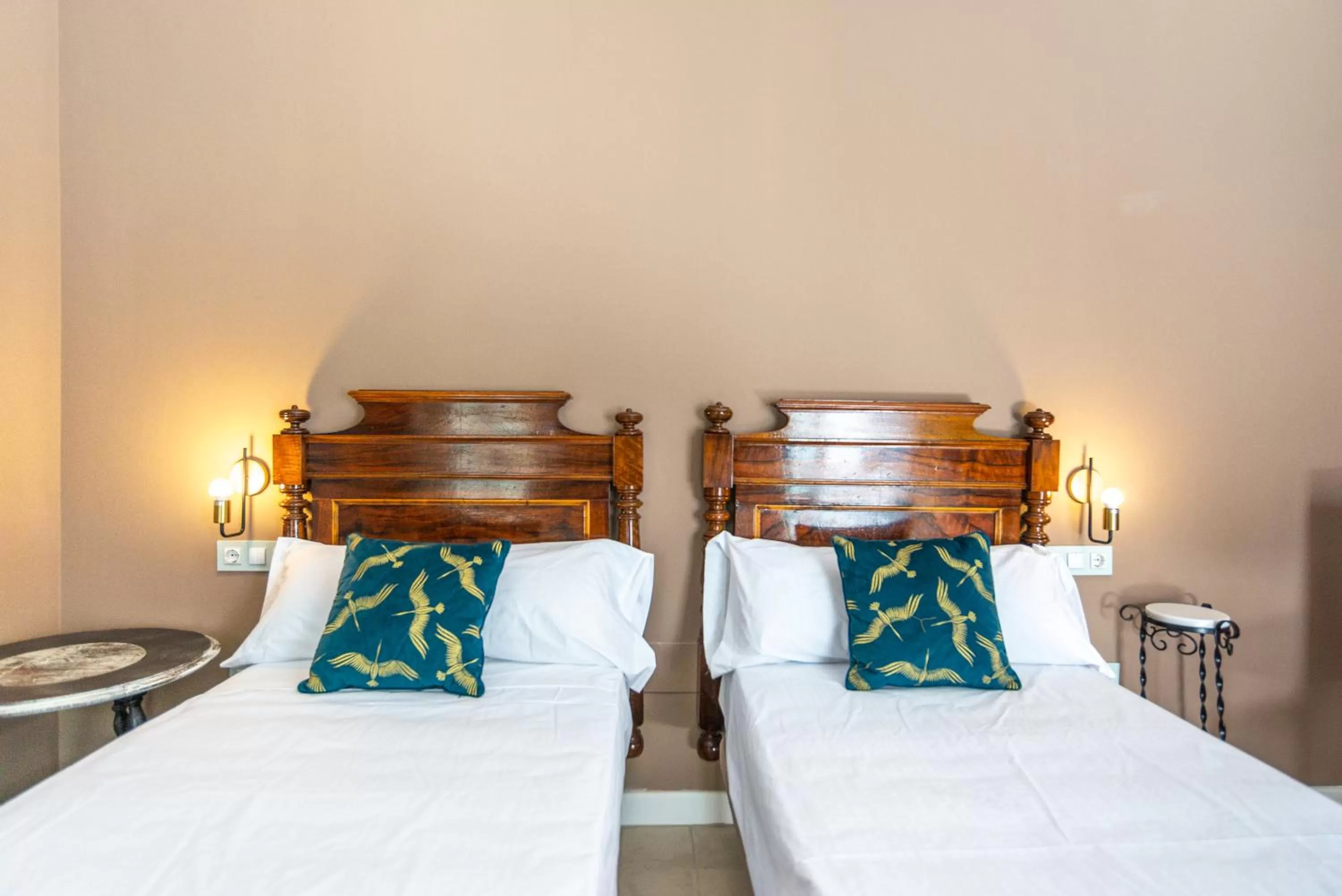 Bedroom, Bed in Hotel Albaicín