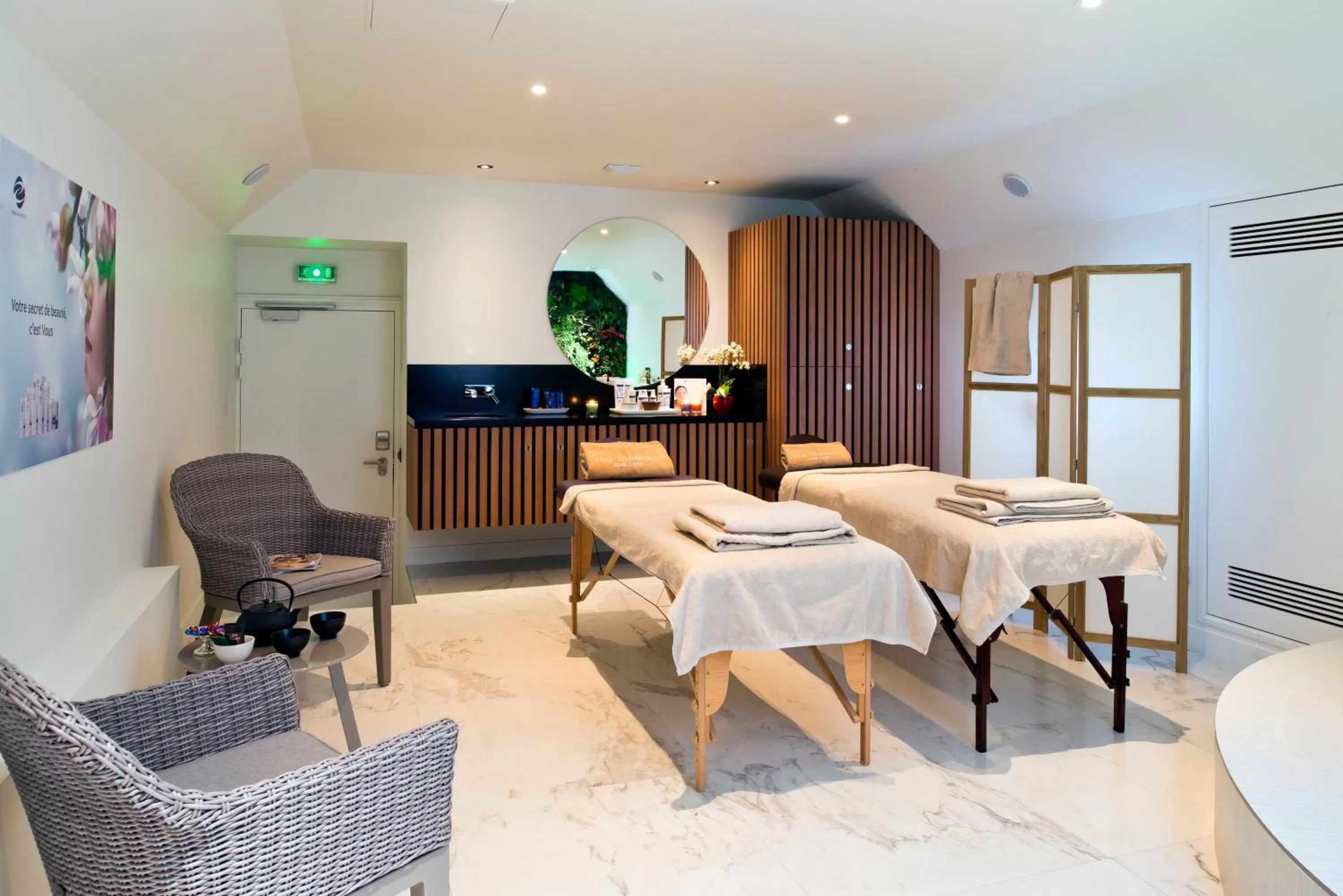 Massage in Hôtel Saint-Pétersbourg Opéra & Spa