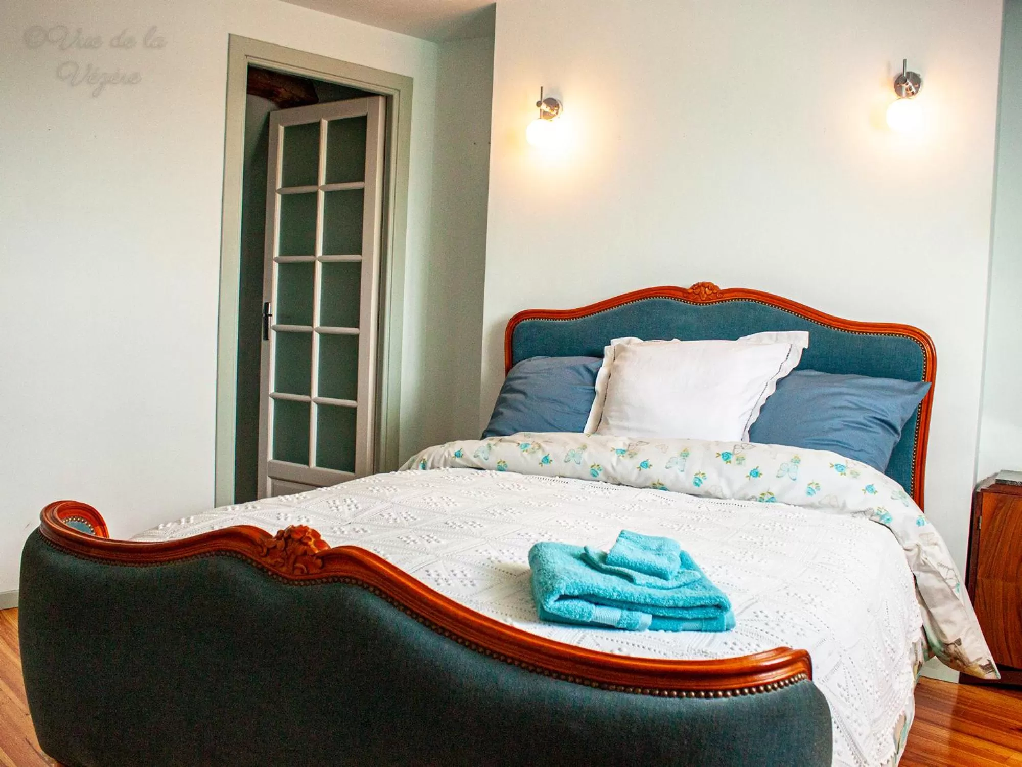 Double Room with Private Bathroom in Vue sur la Vezere