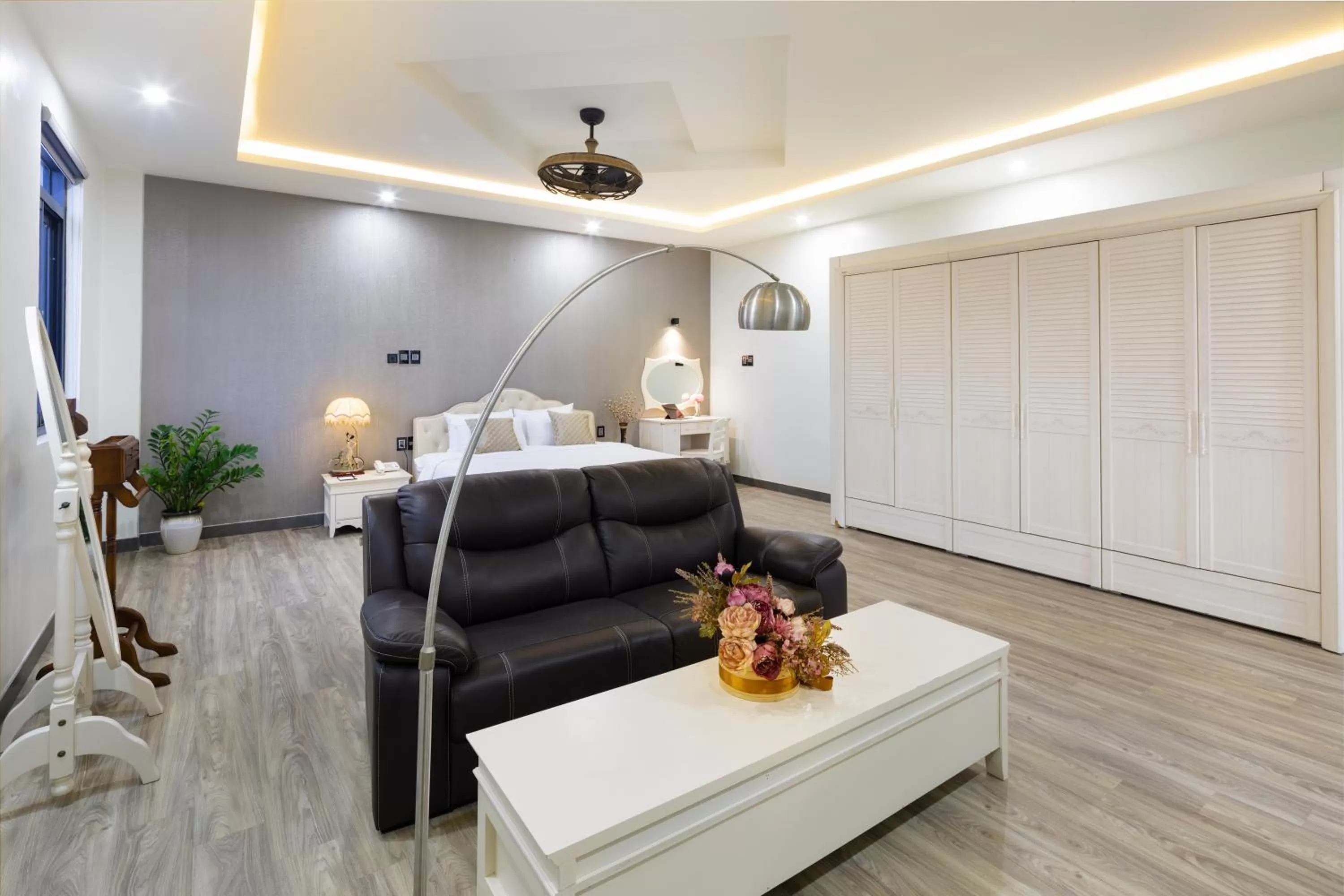 LARA HOTEL LONG XUYÊN