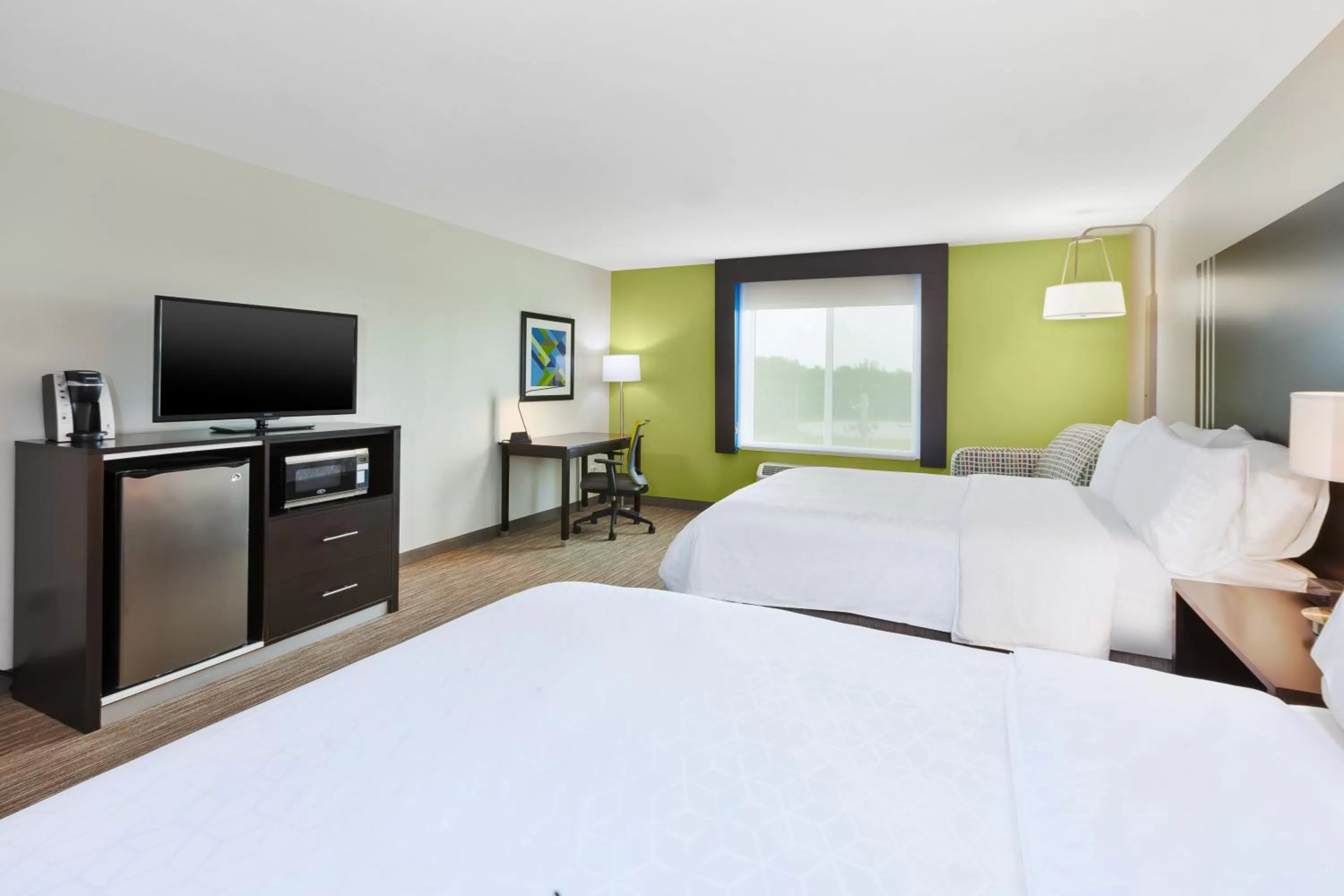 Bedroom, Bed in Holiday Inn Express & Suites - Effingham by IHG
