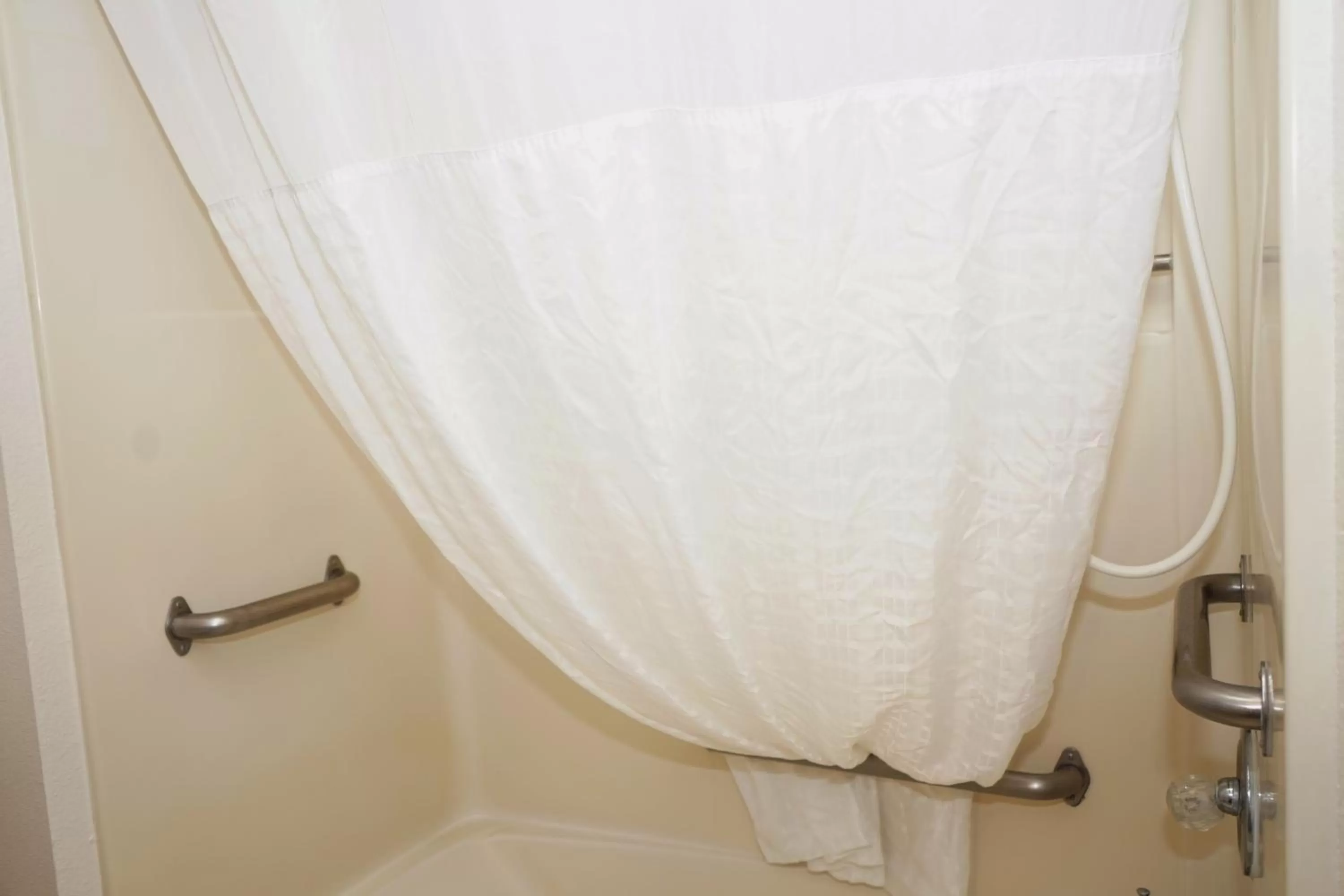 Howard Johnson by Wyndham Salinas