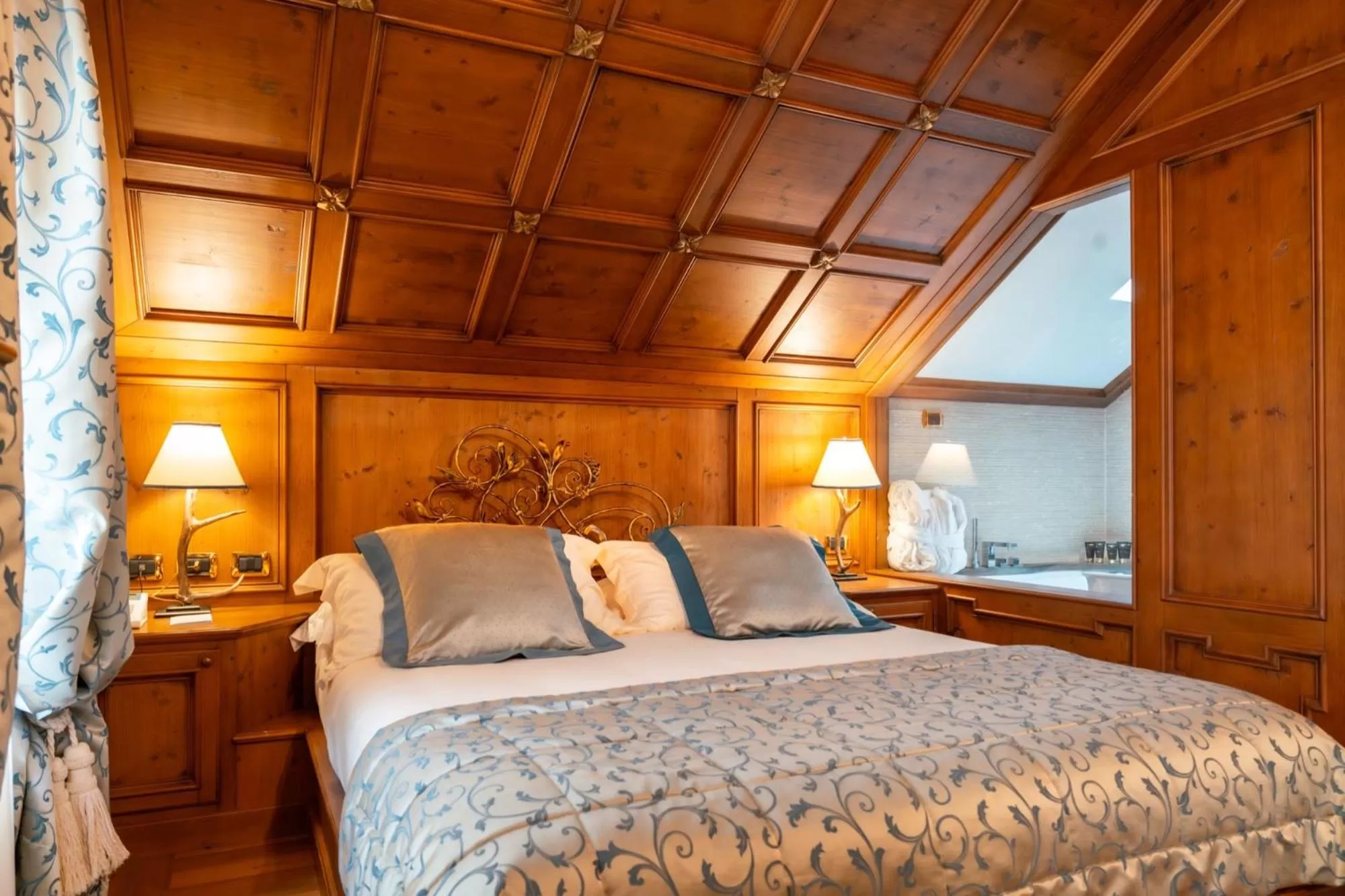 Bed in Ambra Cortina Luxury&Fashion Hotel