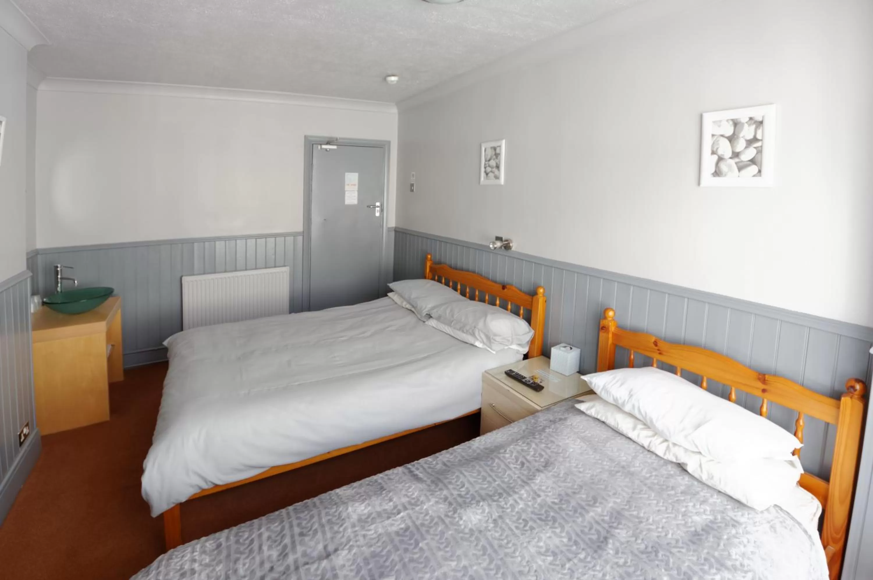 Photo of the whole room, Bed in Mallowview guest house