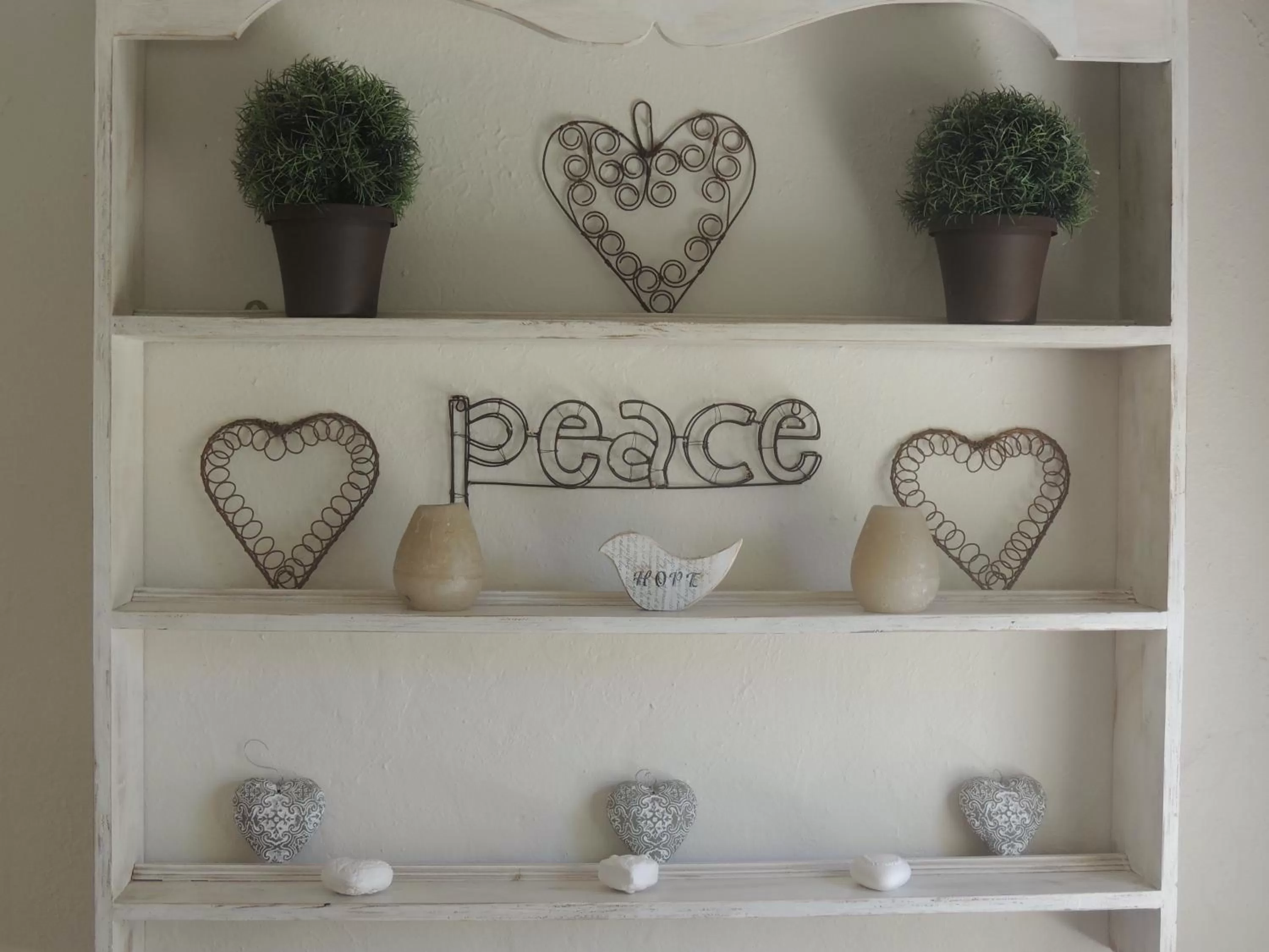 Decorative detail in Sandown Lodge