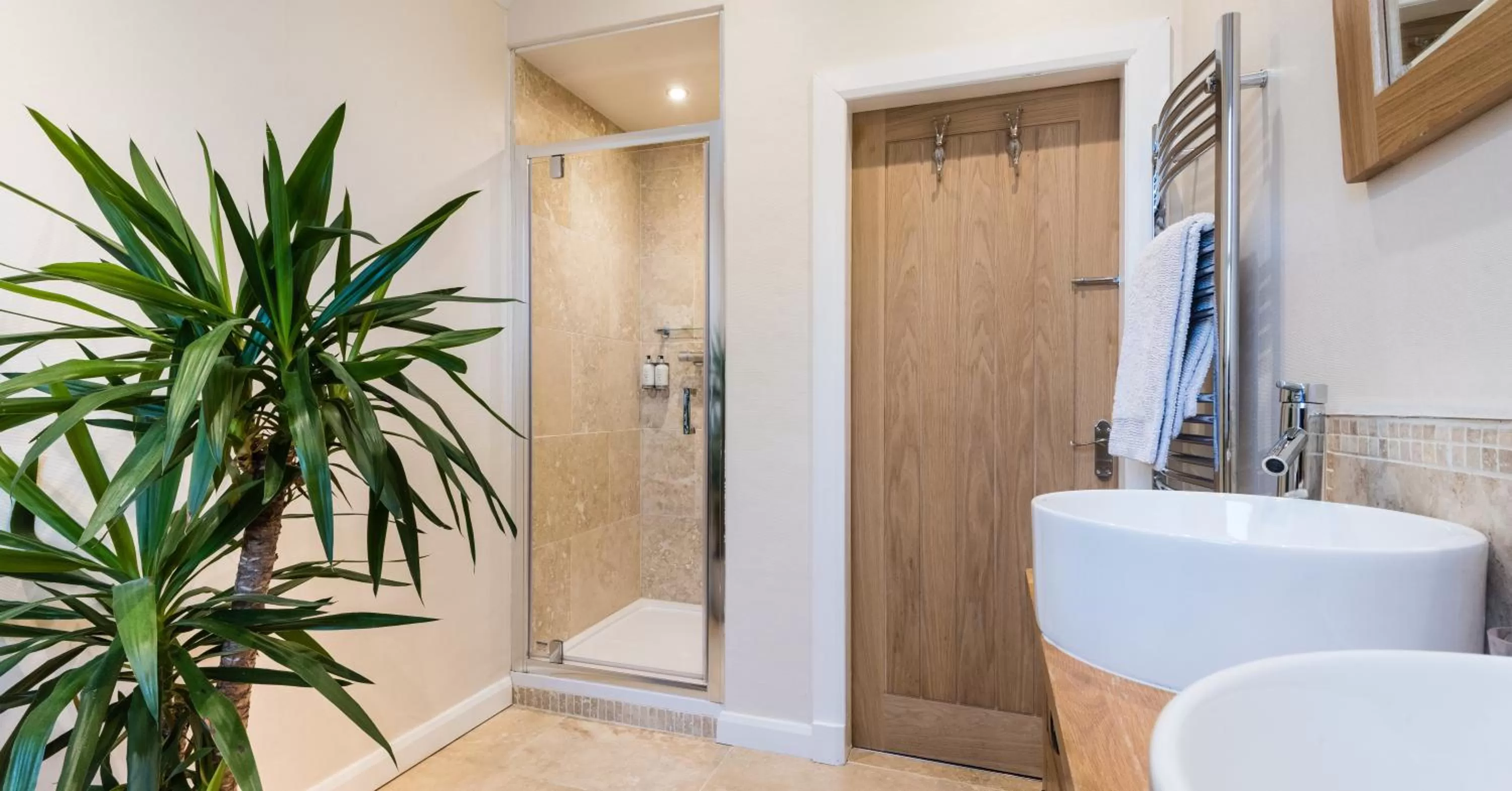 Shower in Croft Na Coille