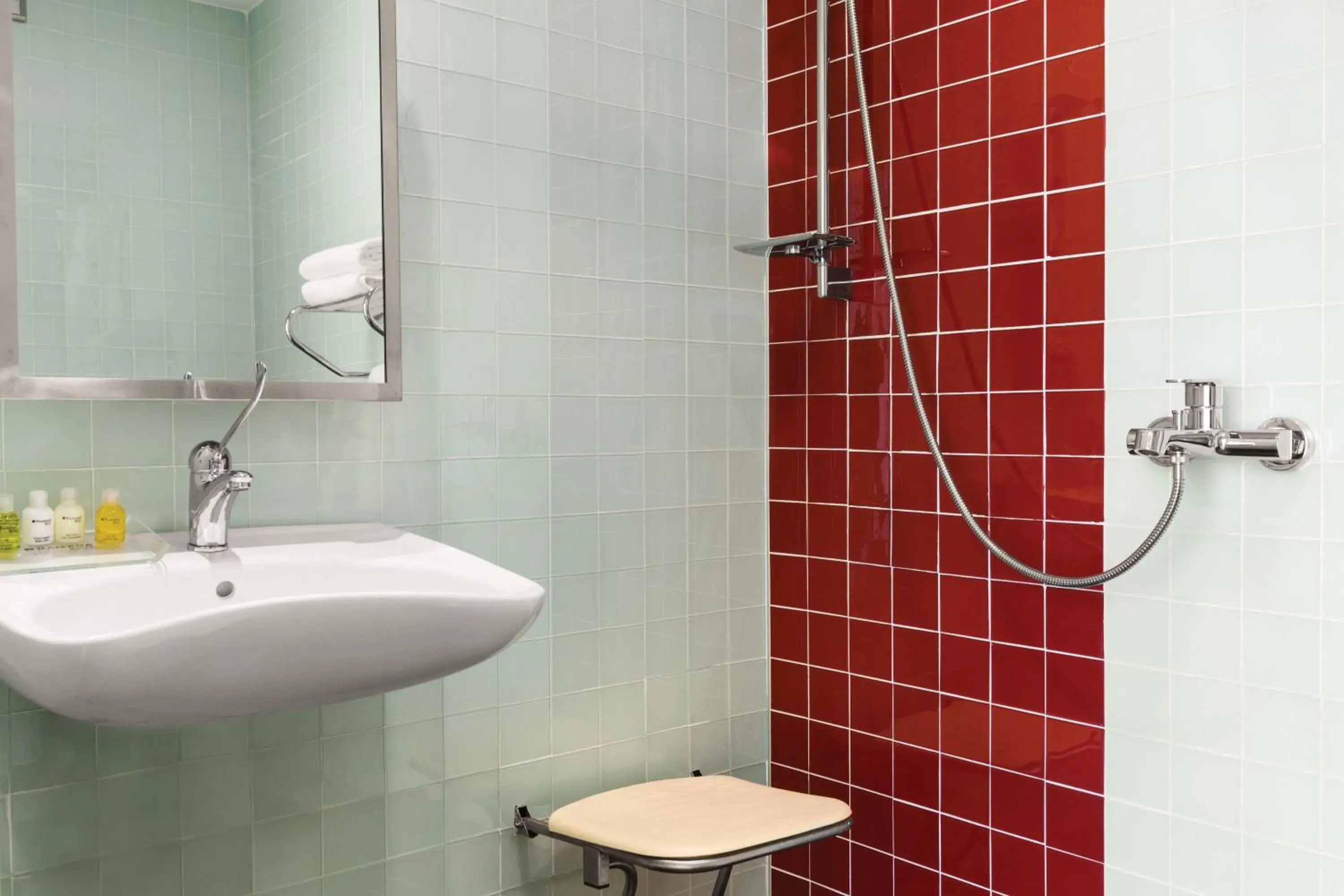 Queen Room - Disability Access - Non-Smoking in Ramada Encore Istanbul Kartal Queen Room - Disability Access - Non-Smoking in Ramada Encore Istanbul Kartal