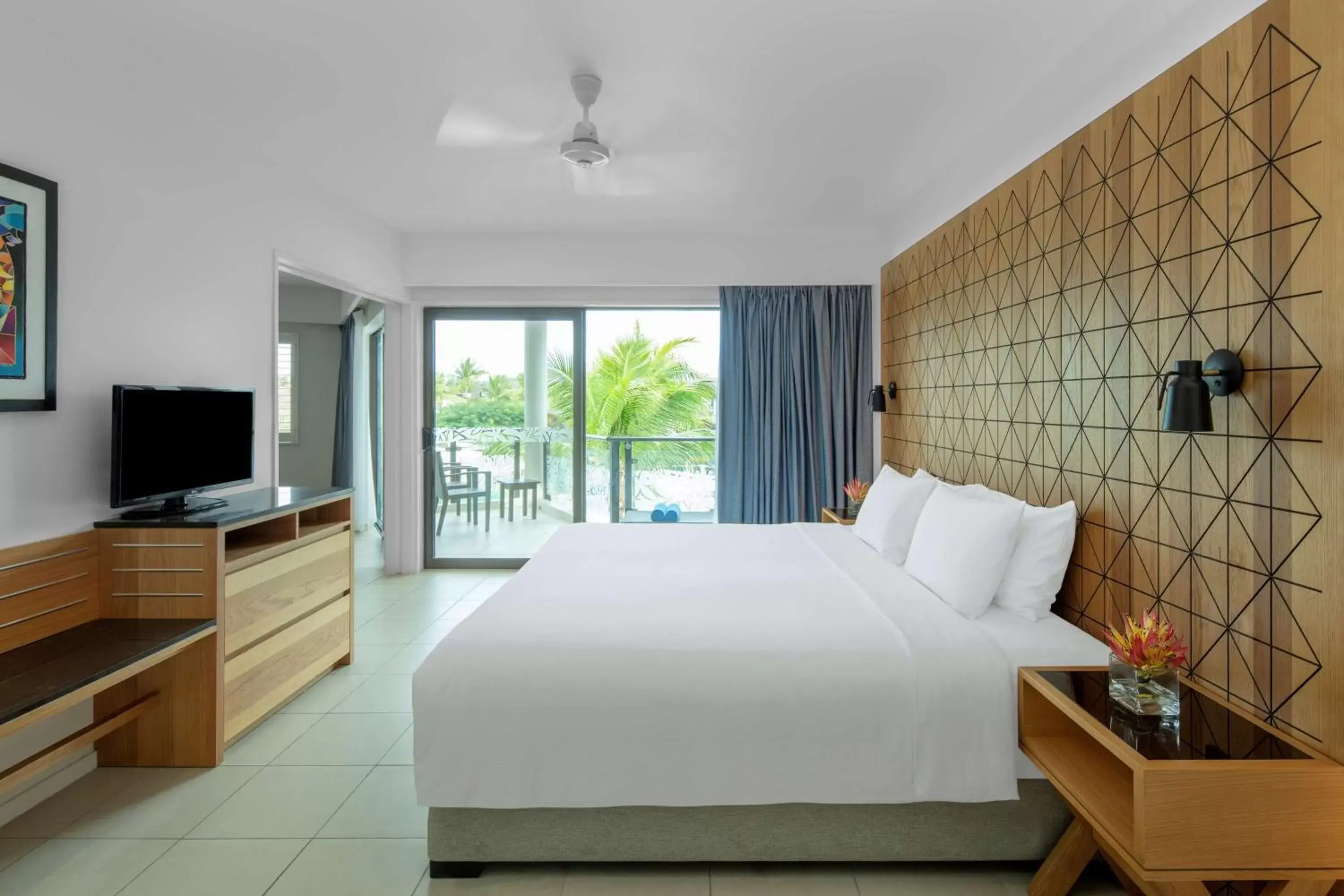 Lagoon View One-Bedroom Suite in Radisson Blu Resort Fiji Lagoon View One-Bedroom Suite in Radisson Blu Resort Fiji