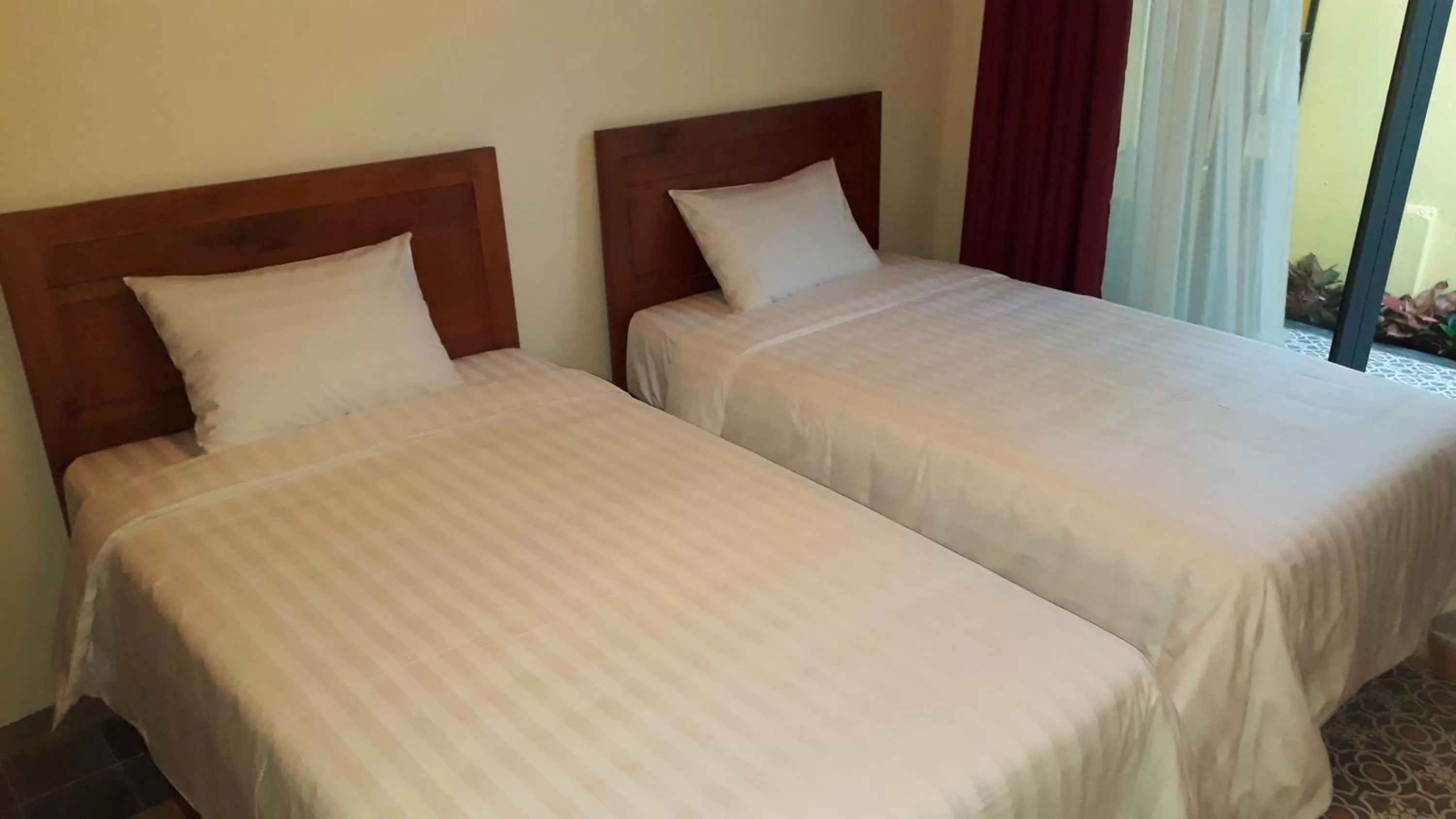 Bed in Pink Tulip Hoi An