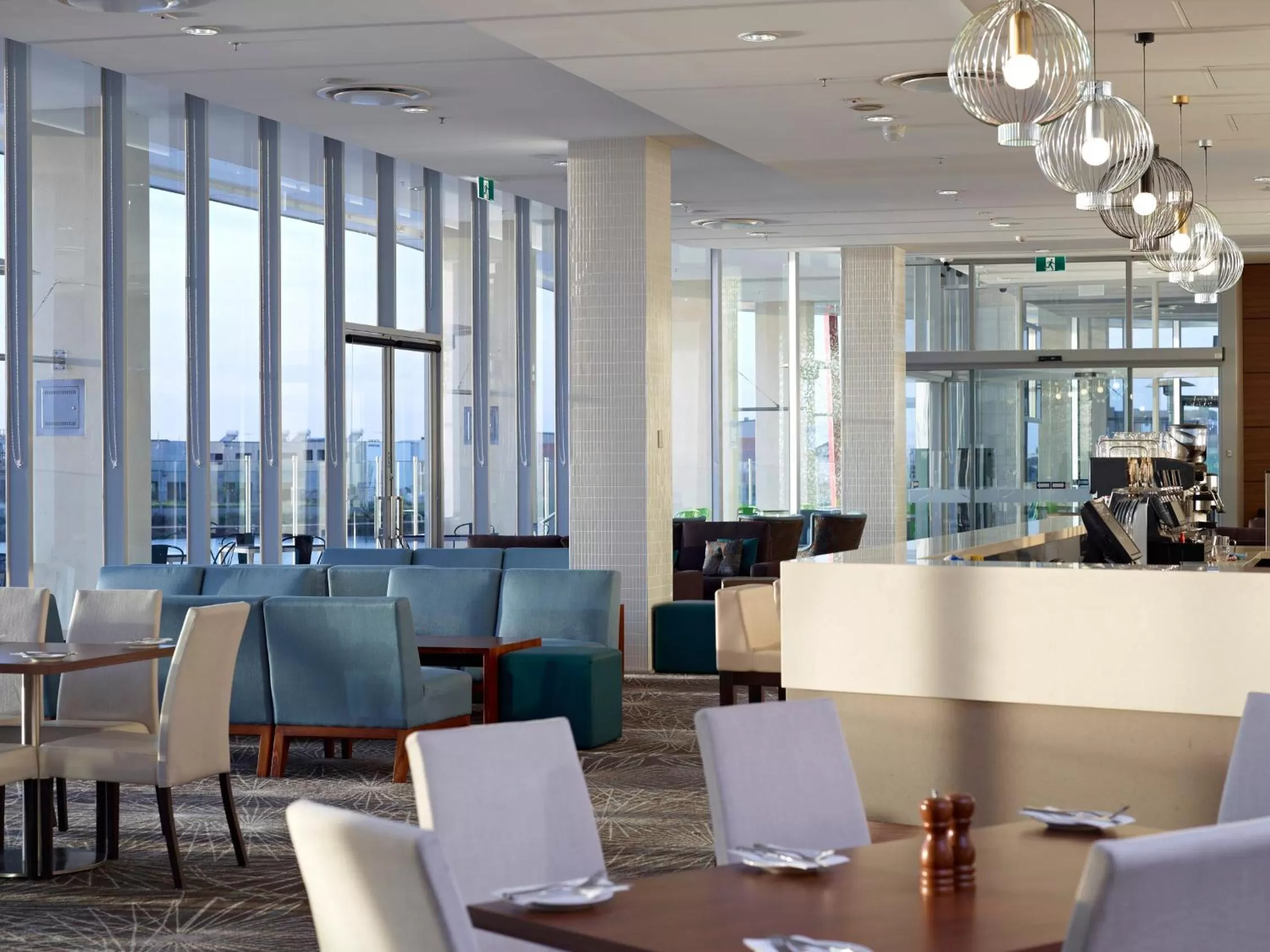 Communal lounge/ TV room in Mercure Melbourne Caroline Springs