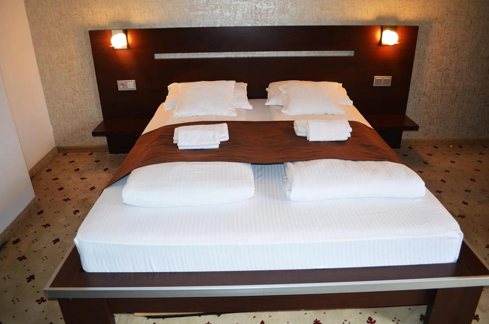 Bed in Hotel Premier