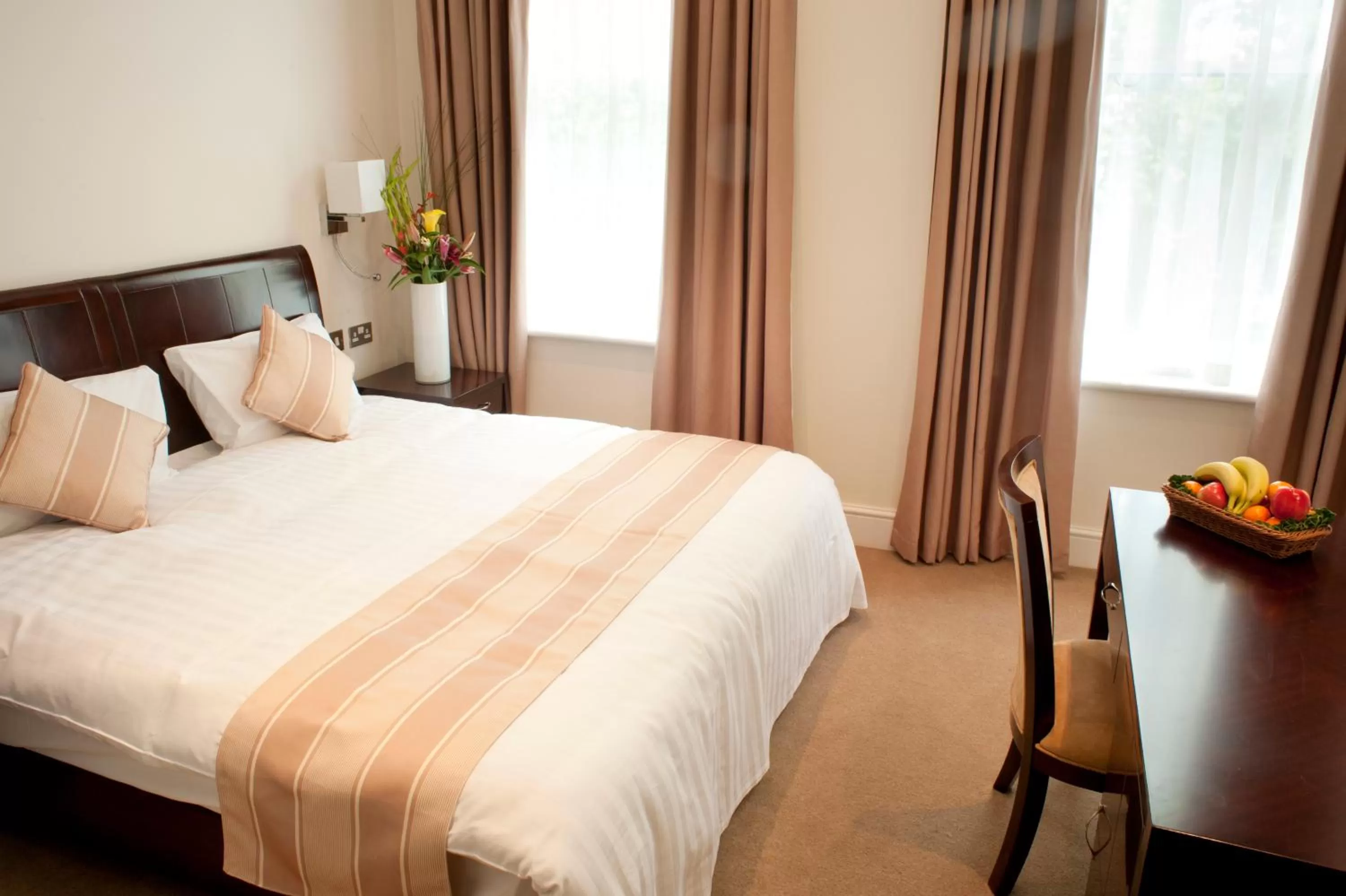 Photo of the whole room, Bed in The Villa Kensington