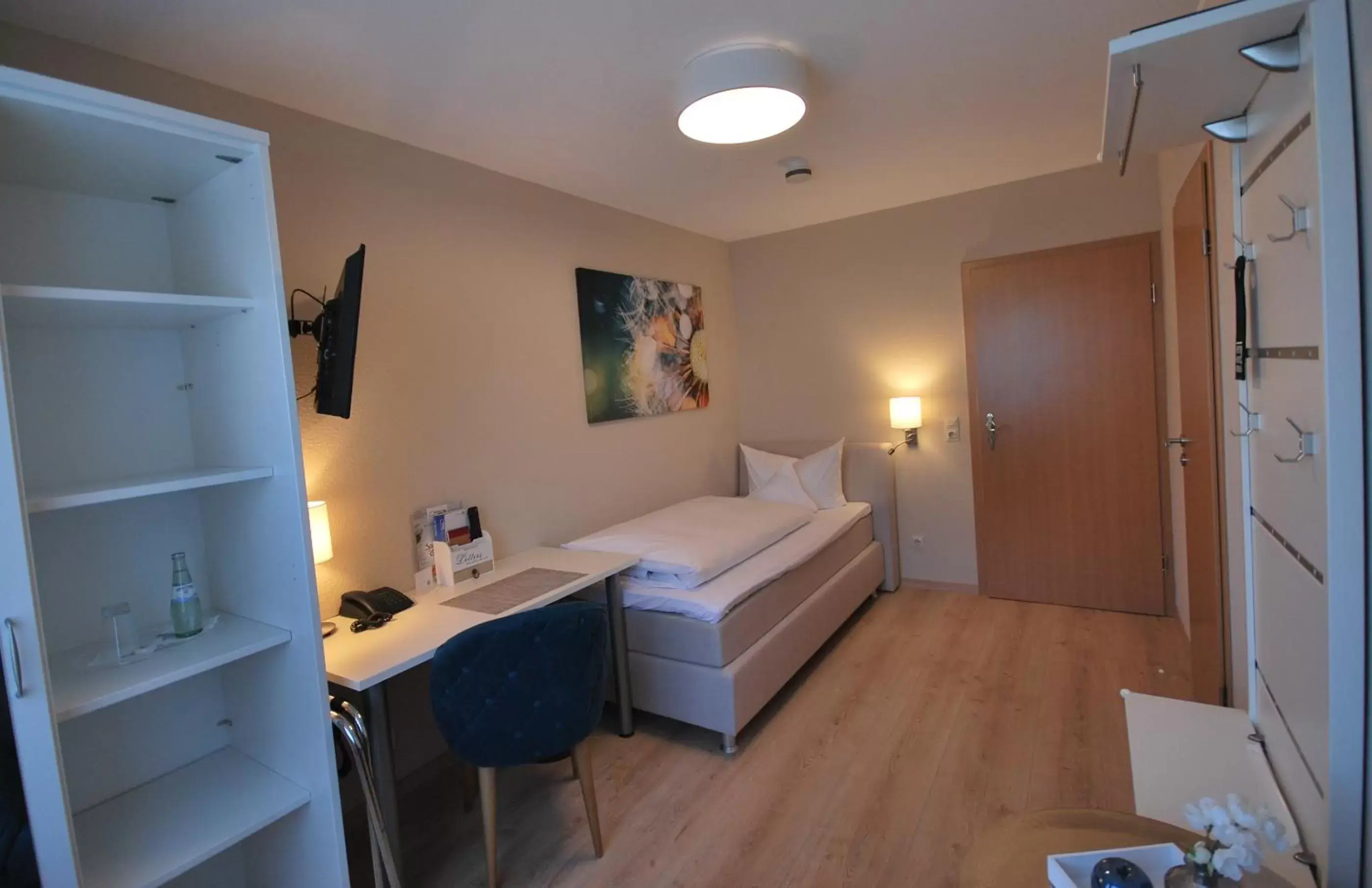 Single Room with Bathroom - single occupancy in Hotel Colosseum Single Room with Bathroom - single occupancy in Hotel Colosseum