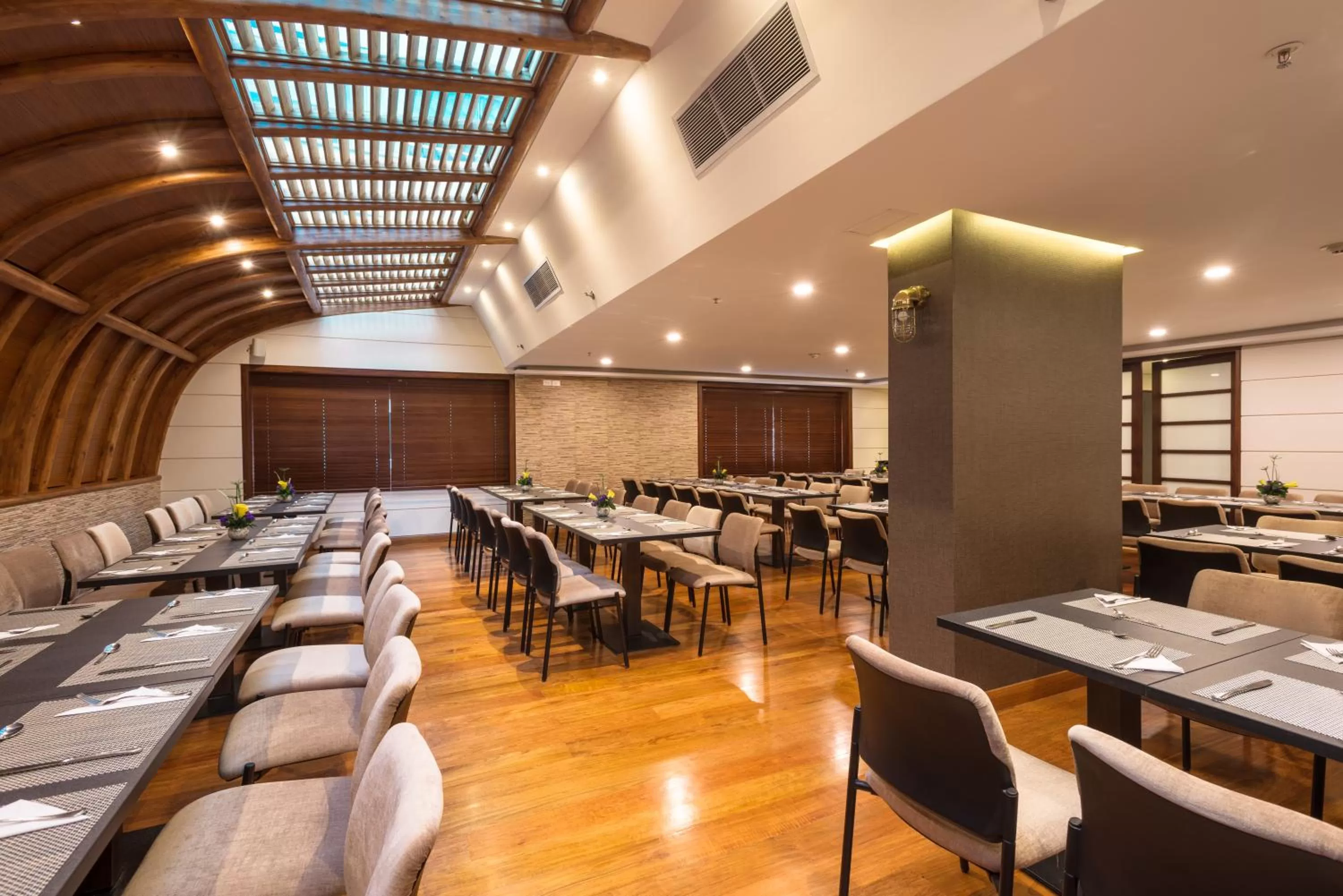 Restaurant/places to eat in Hotel Dann Carlton Bogota