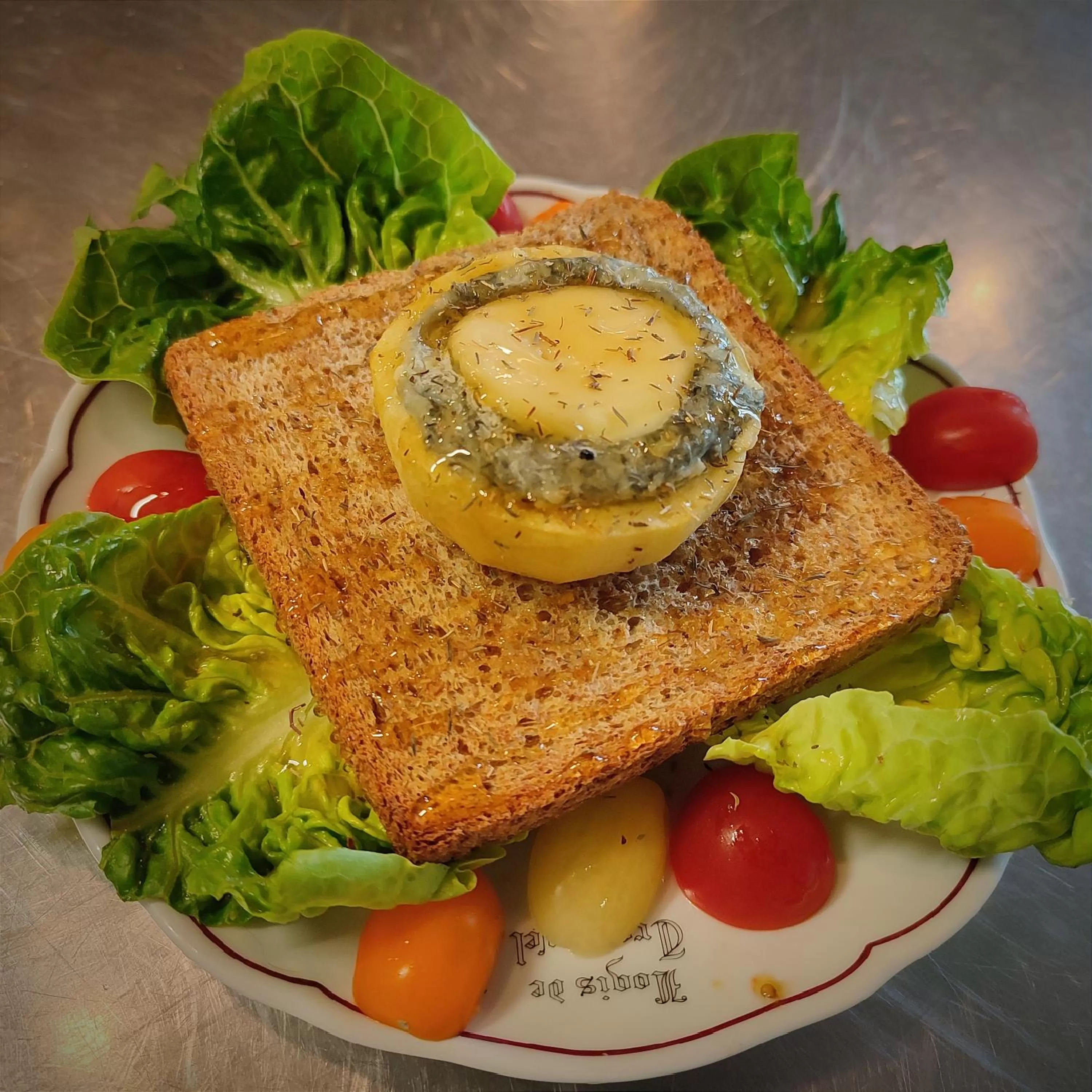 Restaurant/places to eat, Food in Château Saint-Martin