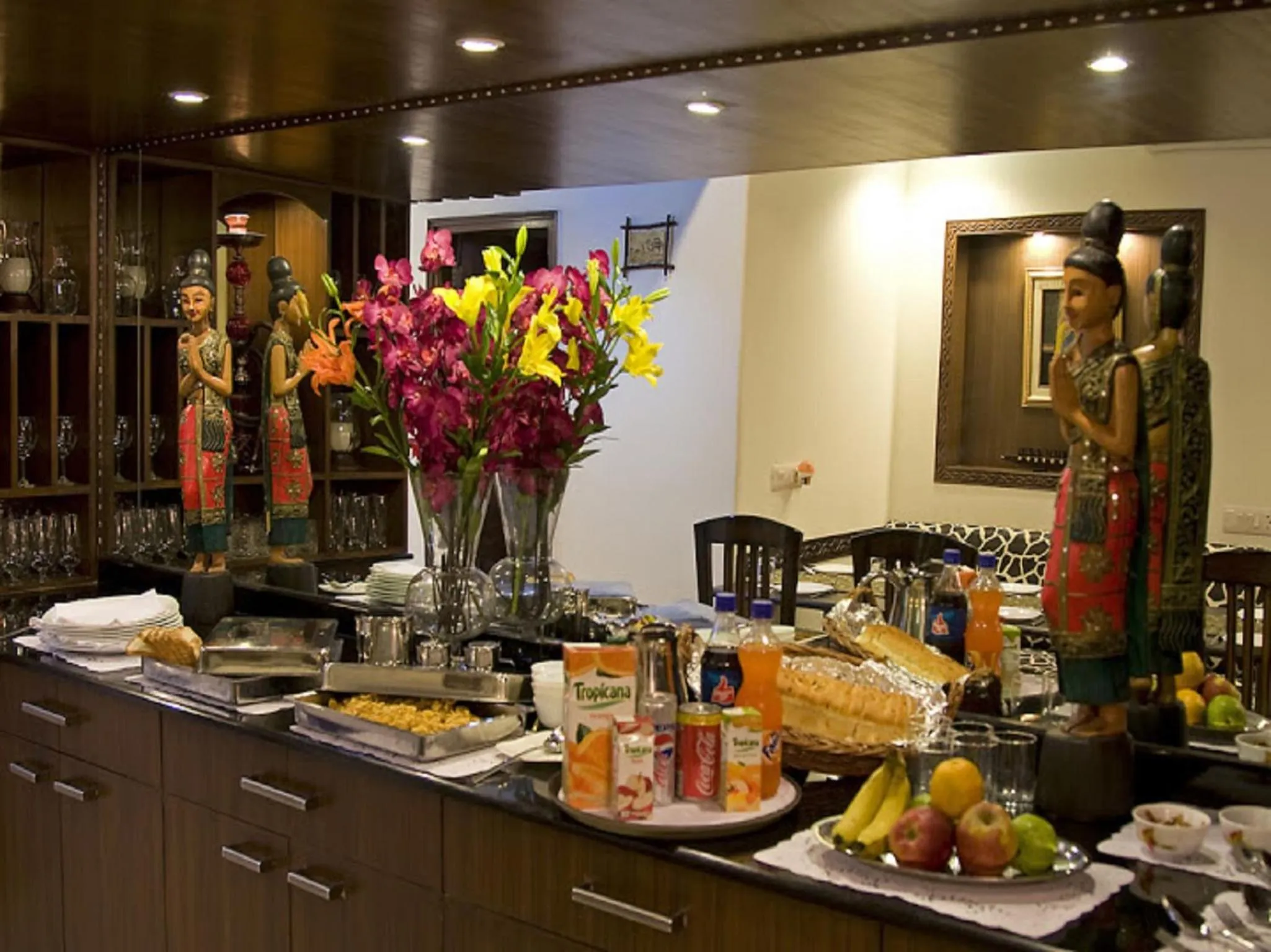 Restaurant/places to eat in Red Maple Bed & Breakfast