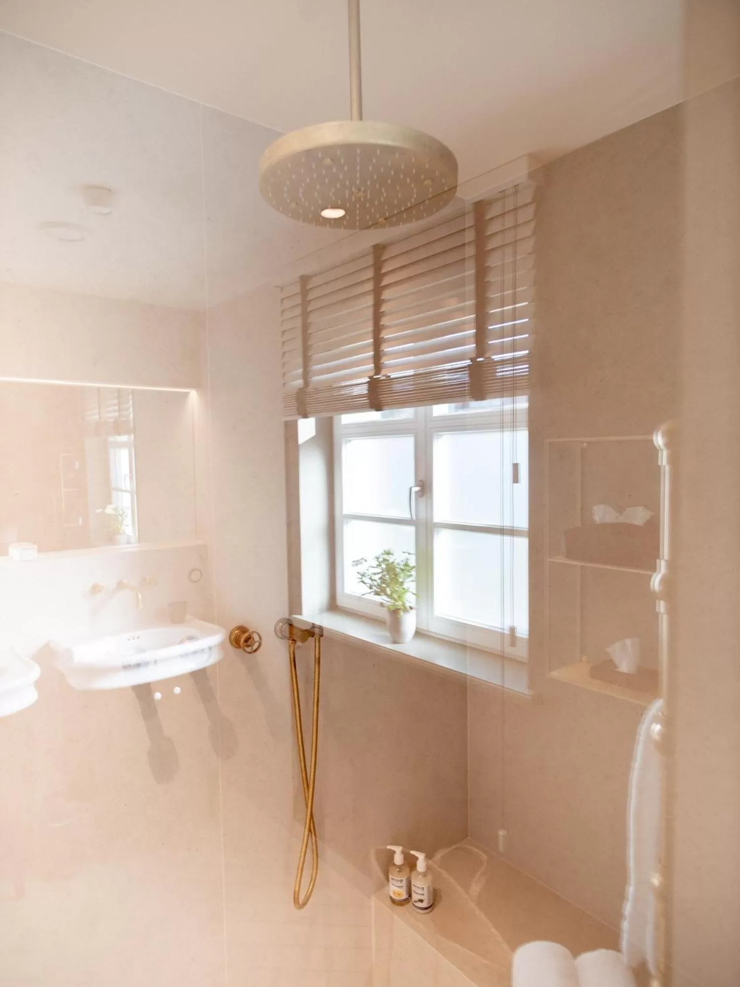 Bathroom in Alpenloge Hotel