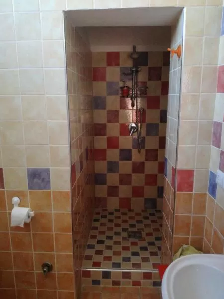 Shower in B&B PompeiLog