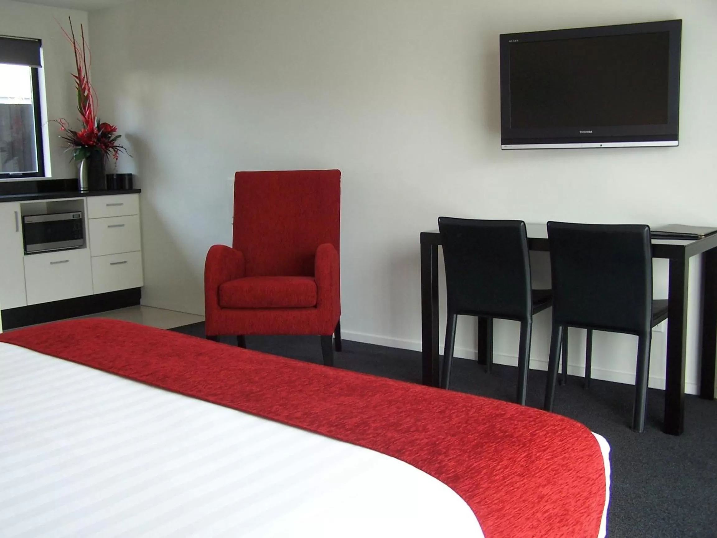 TV and multimedia, Bed in Metropolitan Motel on Riccarton - 2 mins walk to Westfield