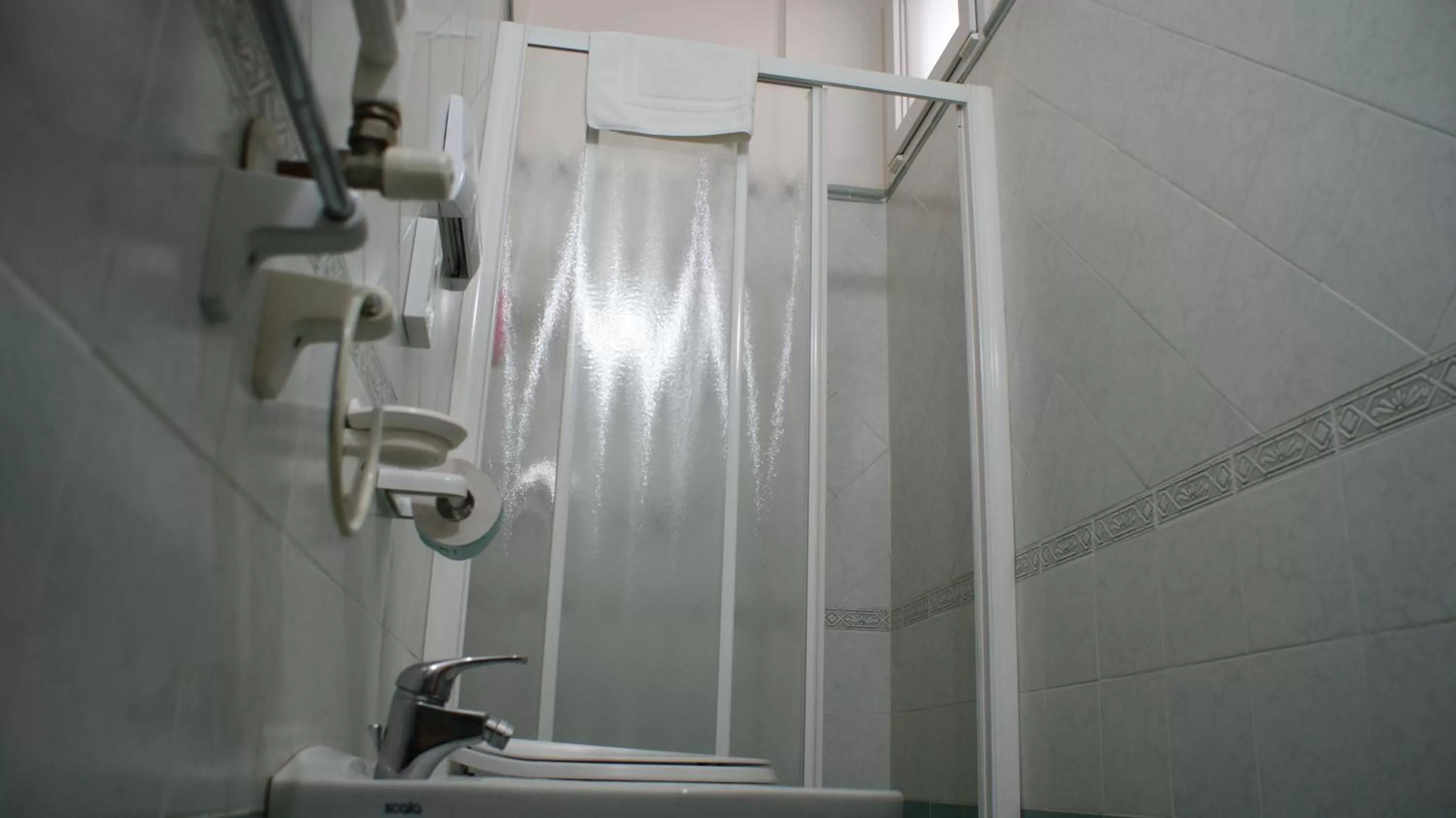 Shower in Dipendenza Hotel Las Vegas