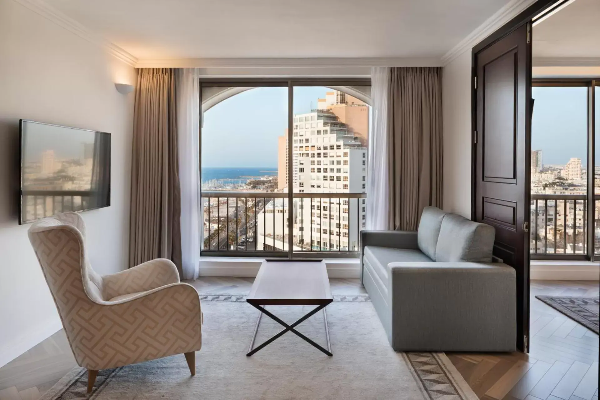 Family Suite (2 Adults + 2 Children) in Orchid Tel Aviv Family Suite (2 Adults + 2 Children) in Orchid Tel Aviv