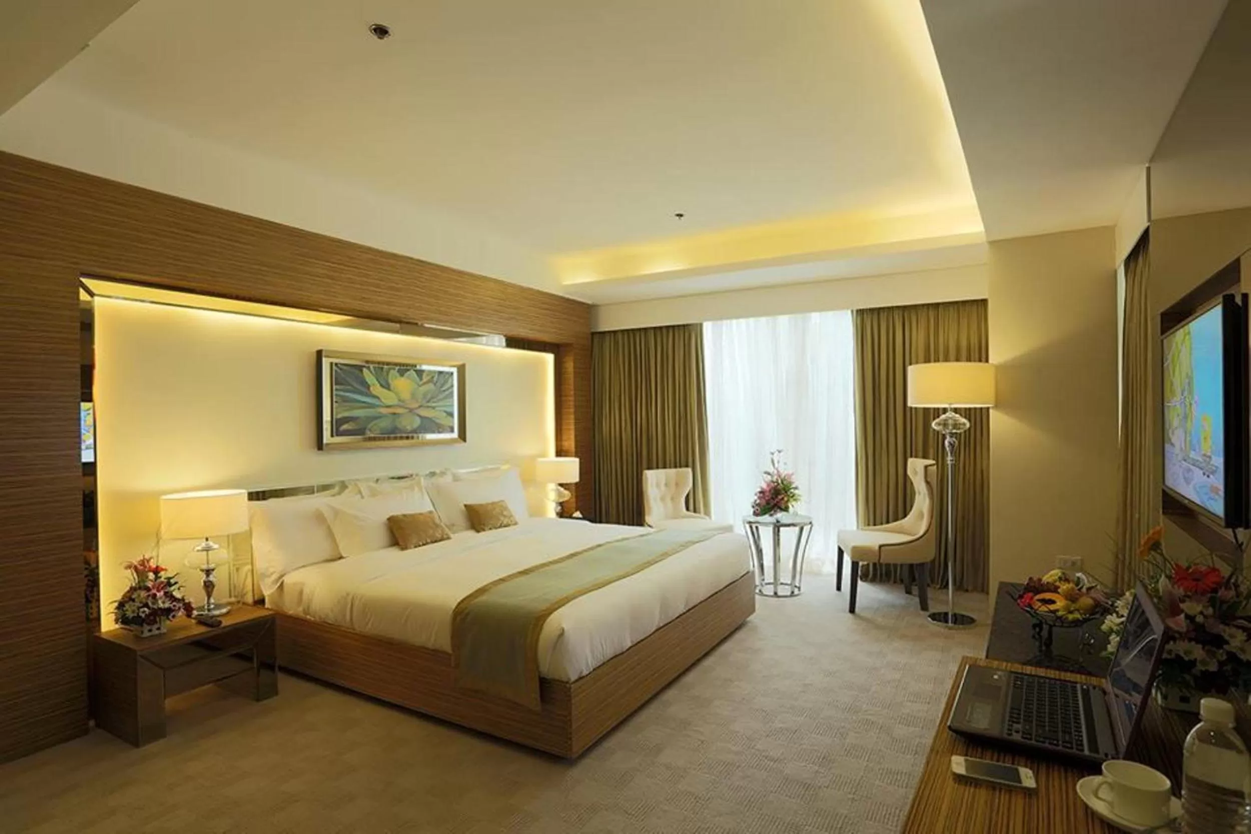 Photo of the whole room, Bed in Greenleaf Hotel Gensan