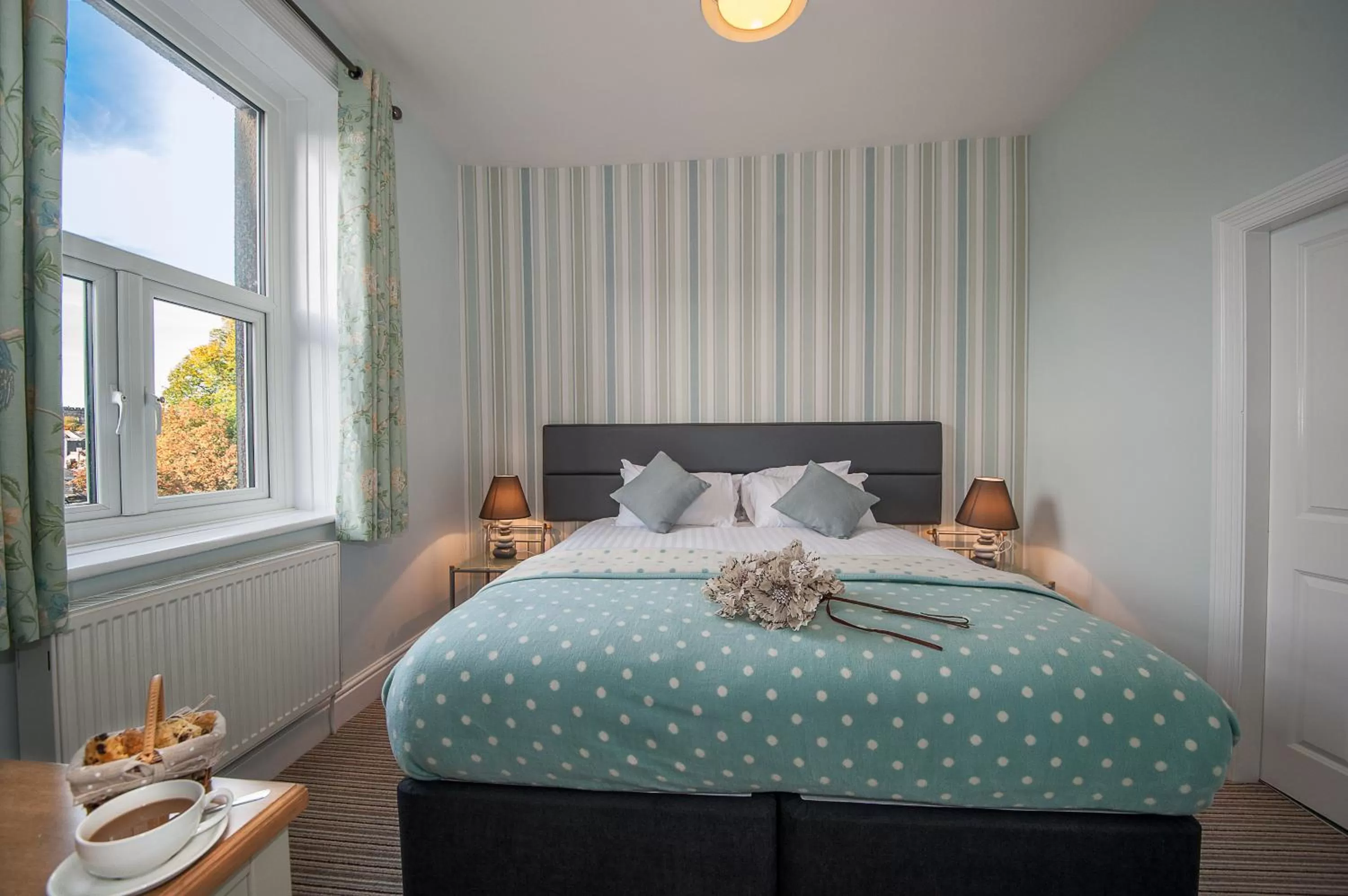 Bed in The Royal Hotel and Bar