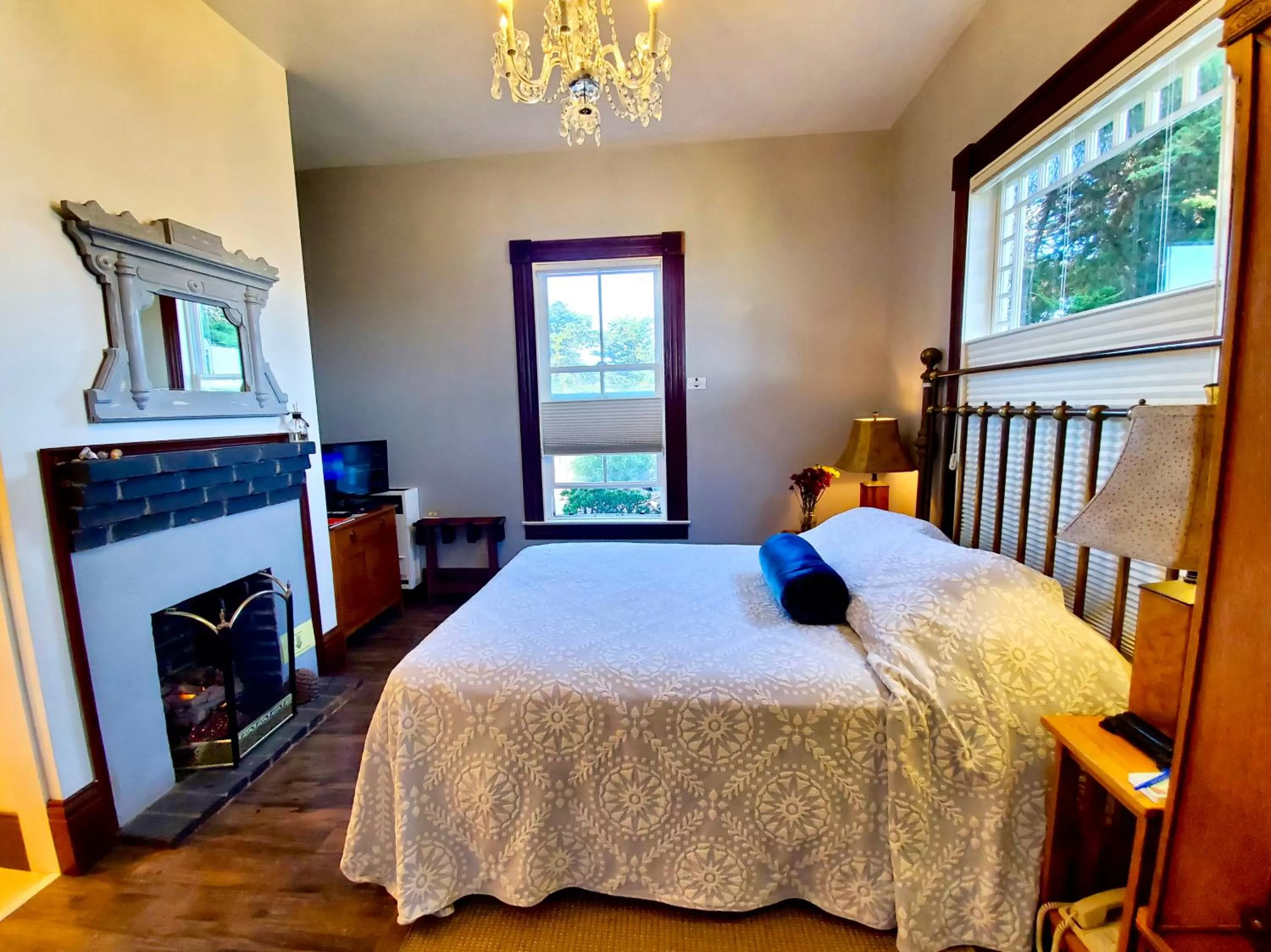 Other, Bed in Captain's Inn at Moss Landing