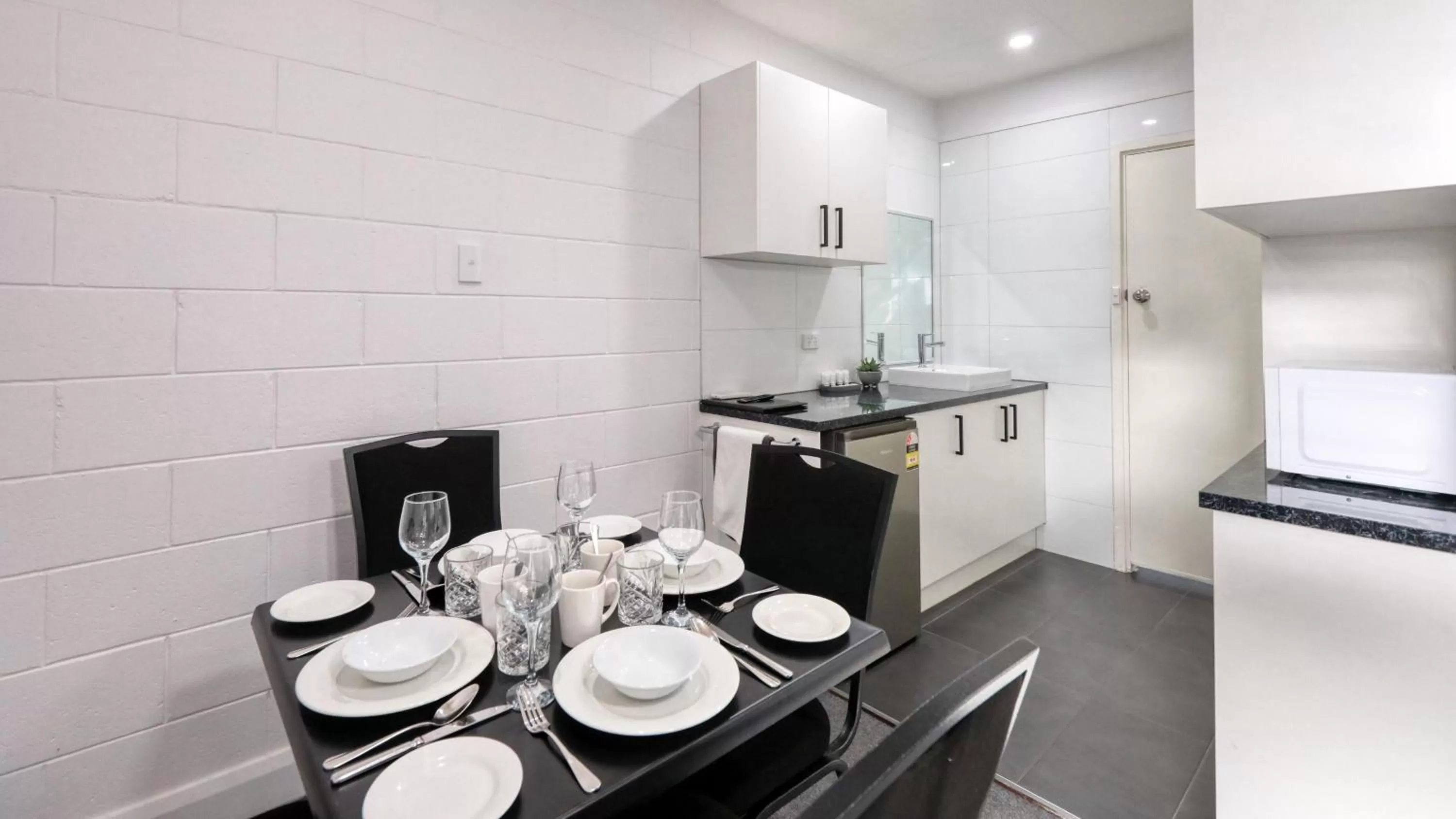 Dining area in Hilltop Motel